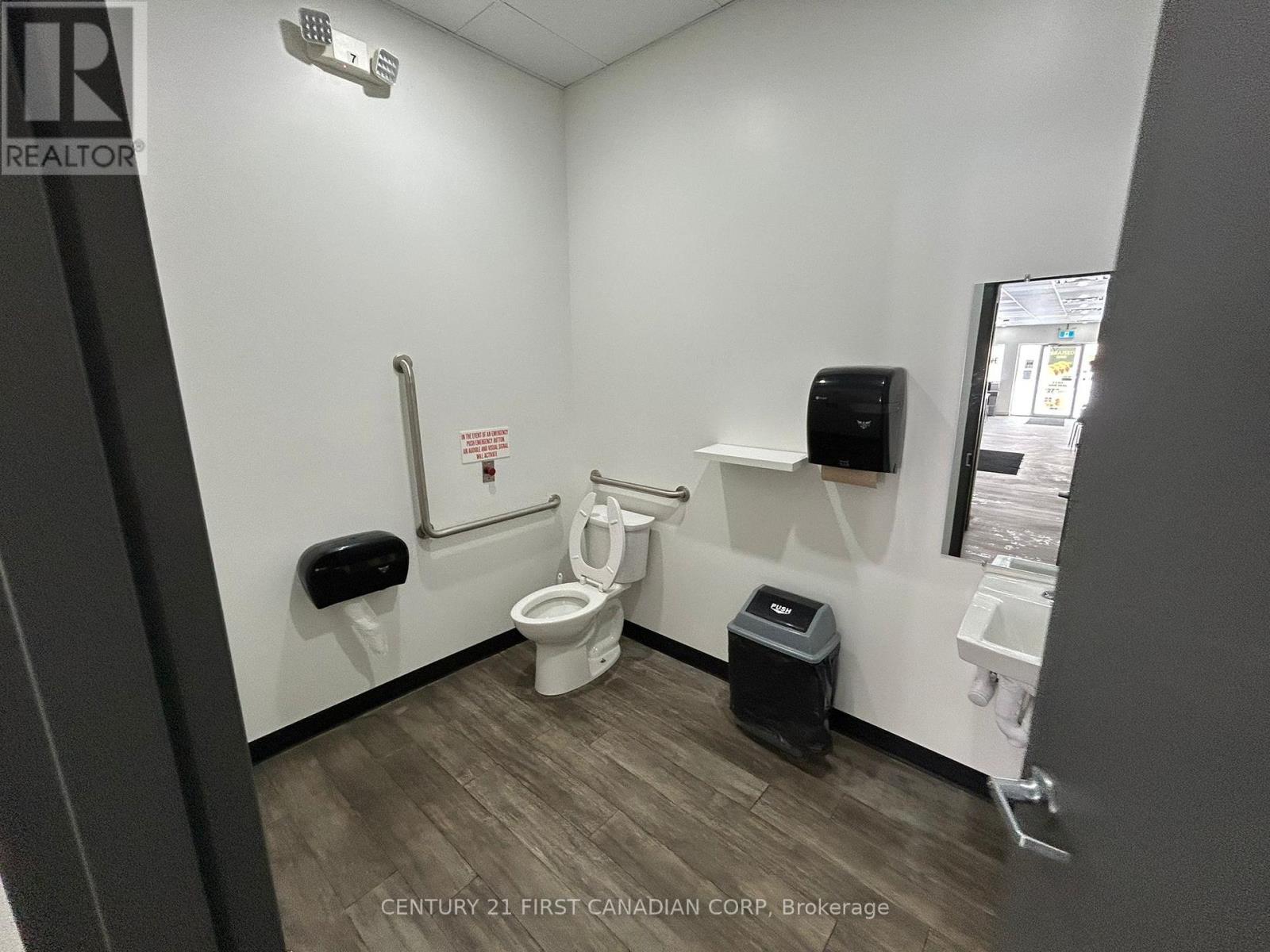 4110 Petrolia Line, Petrolia, Ontario  N0N 1R0 - Photo 28 - X12837942