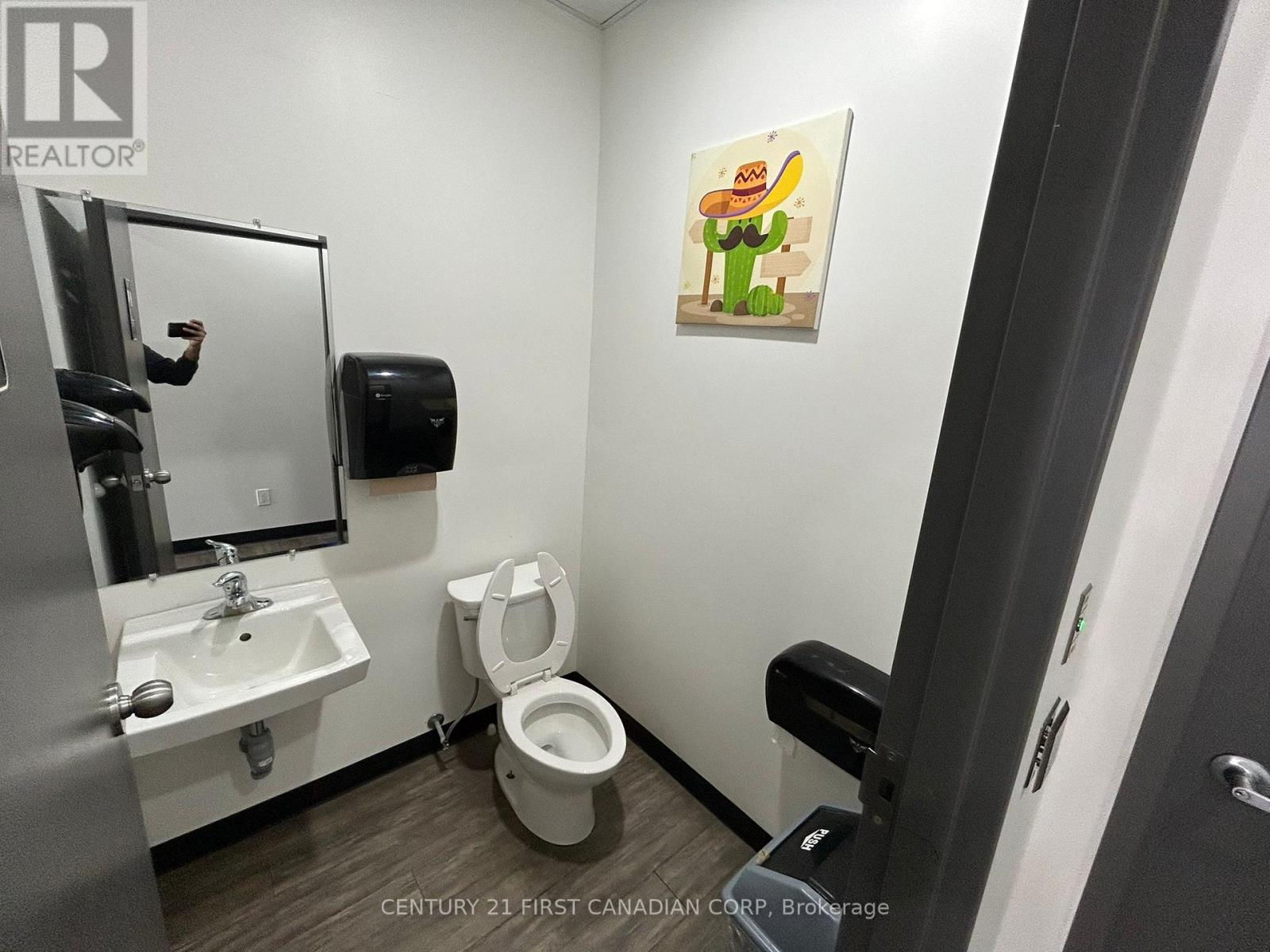 4110 Petrolia Line, Petrolia, Ontario  N0N 1R0 - Photo 29 - X12837942