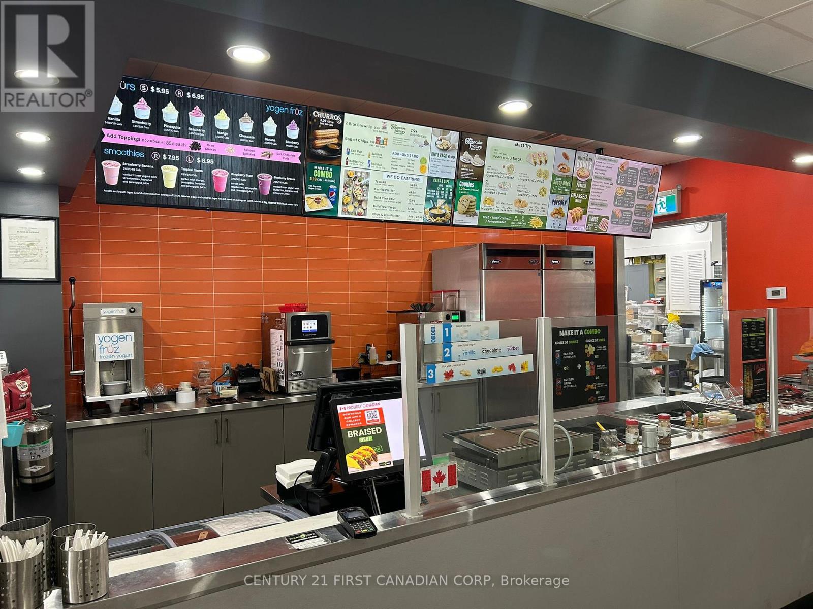 4110 Petrolia Line, Petrolia, Ontario  N0N 1R0 - Photo 5 - X12837942