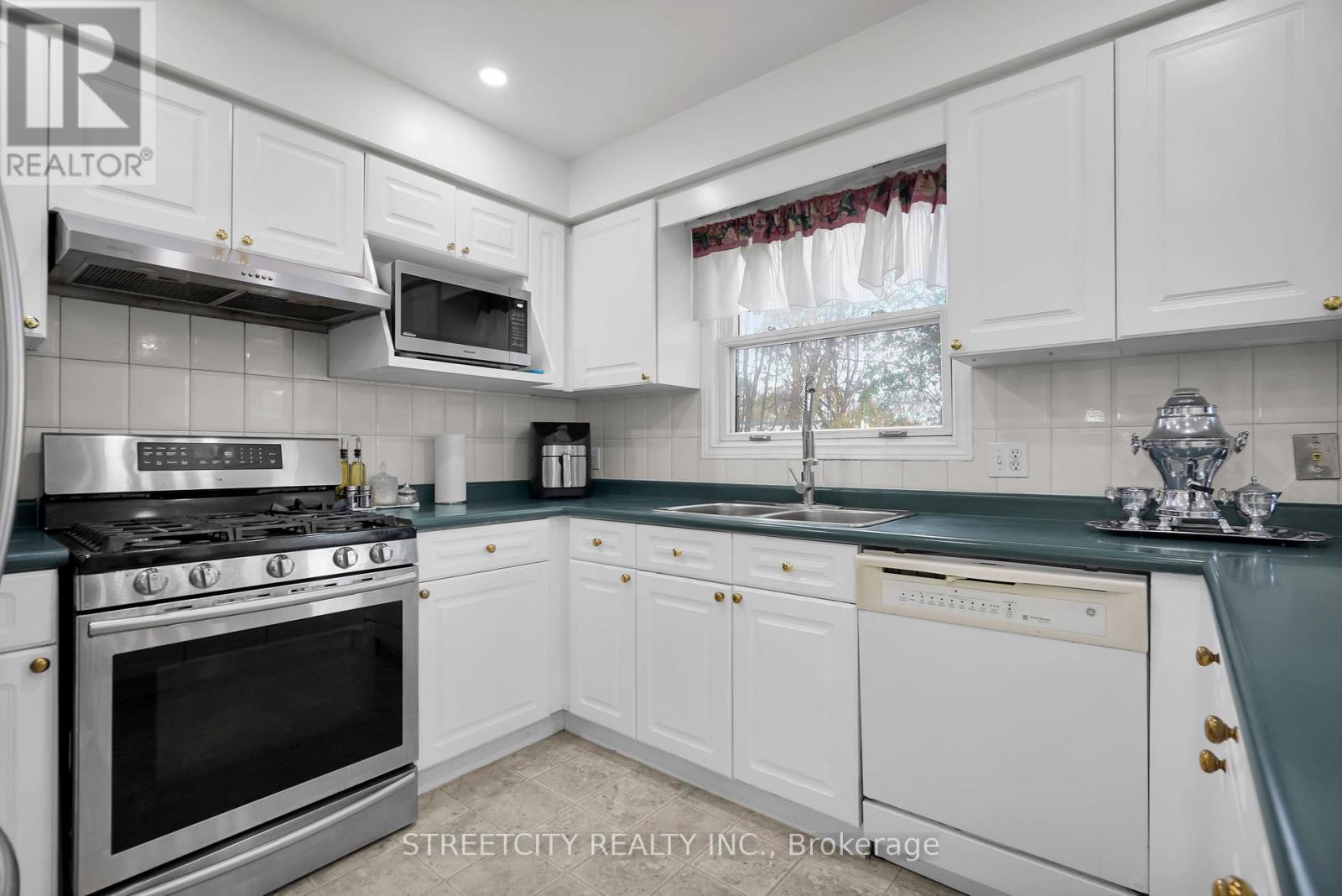 713 Guildwood Boulevard, London North, Ontario  N6H 5G2 - Photo 14 - X12838020