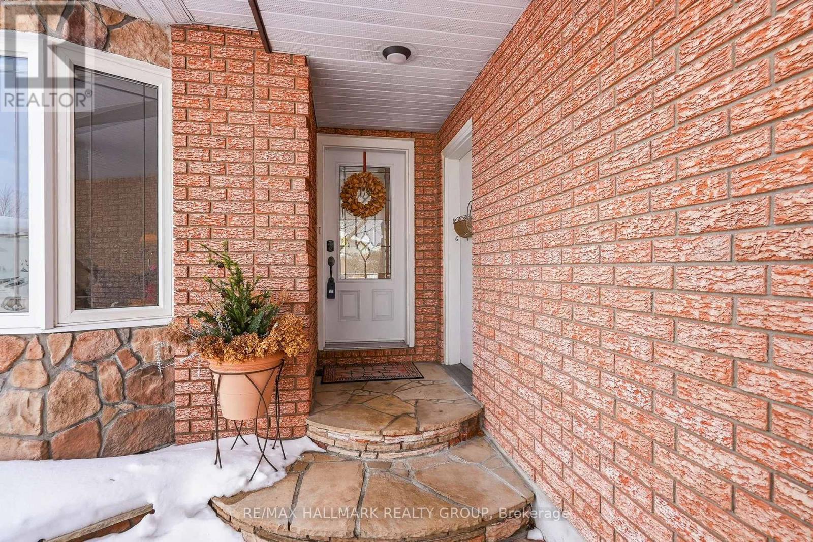 552 Wilkie Drive, Ottawa, Ontario  K4A 1M7 - Photo 4 - X12837988