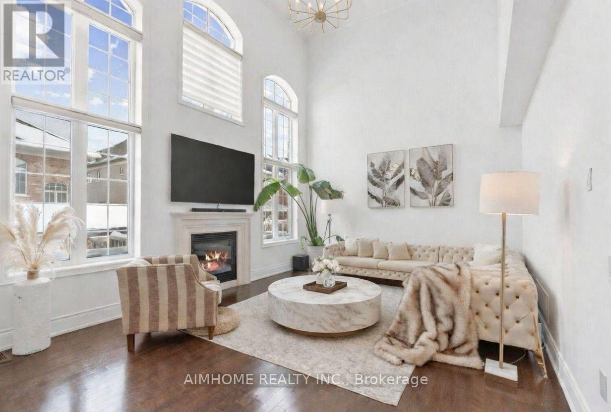 17 Bighorn Trail, King, Ontario  L0G 1N0 - Photo 2 - N12837866