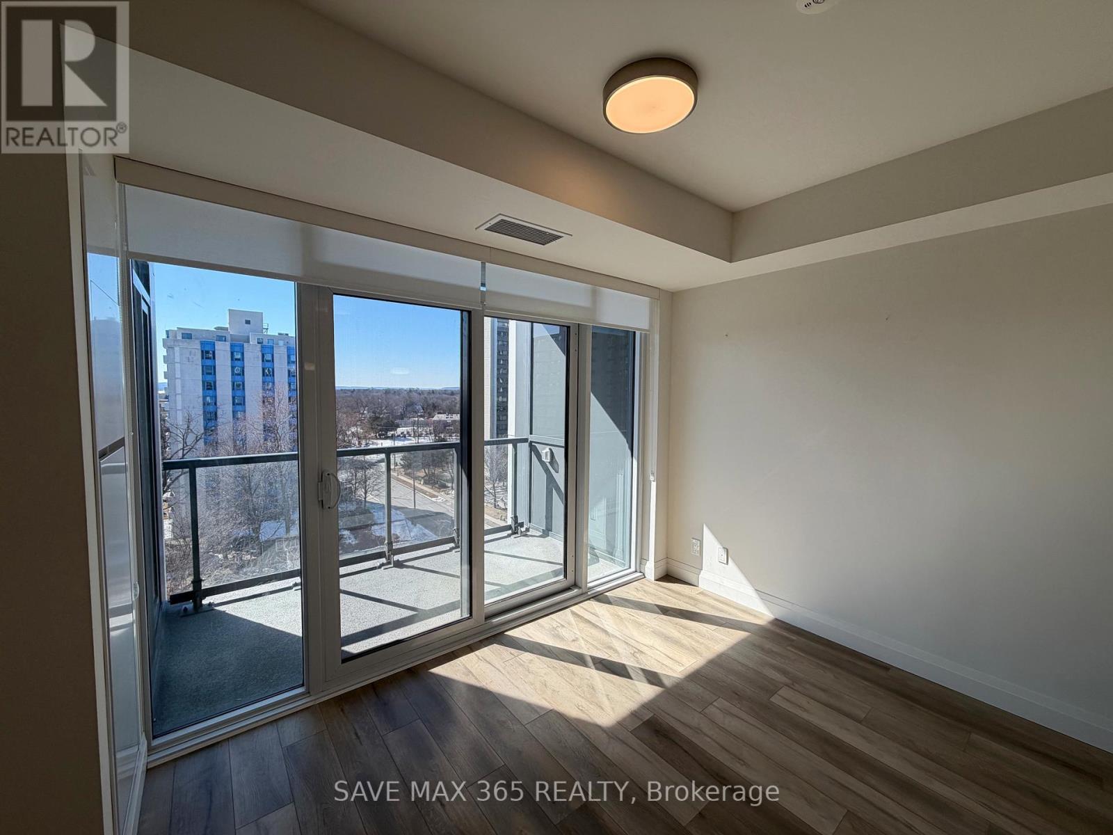 809 - 500 Brock Avenue, Burlington, Ontario  L7S 0A5 - Photo 4 - W12769096