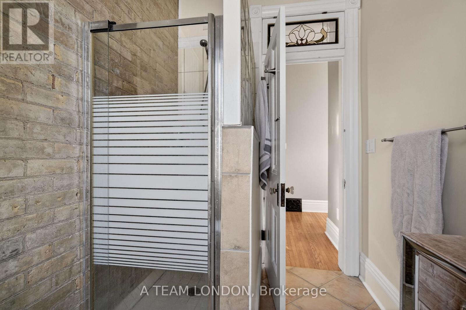 Photo 33 of 50 for 307 Ridout Street S