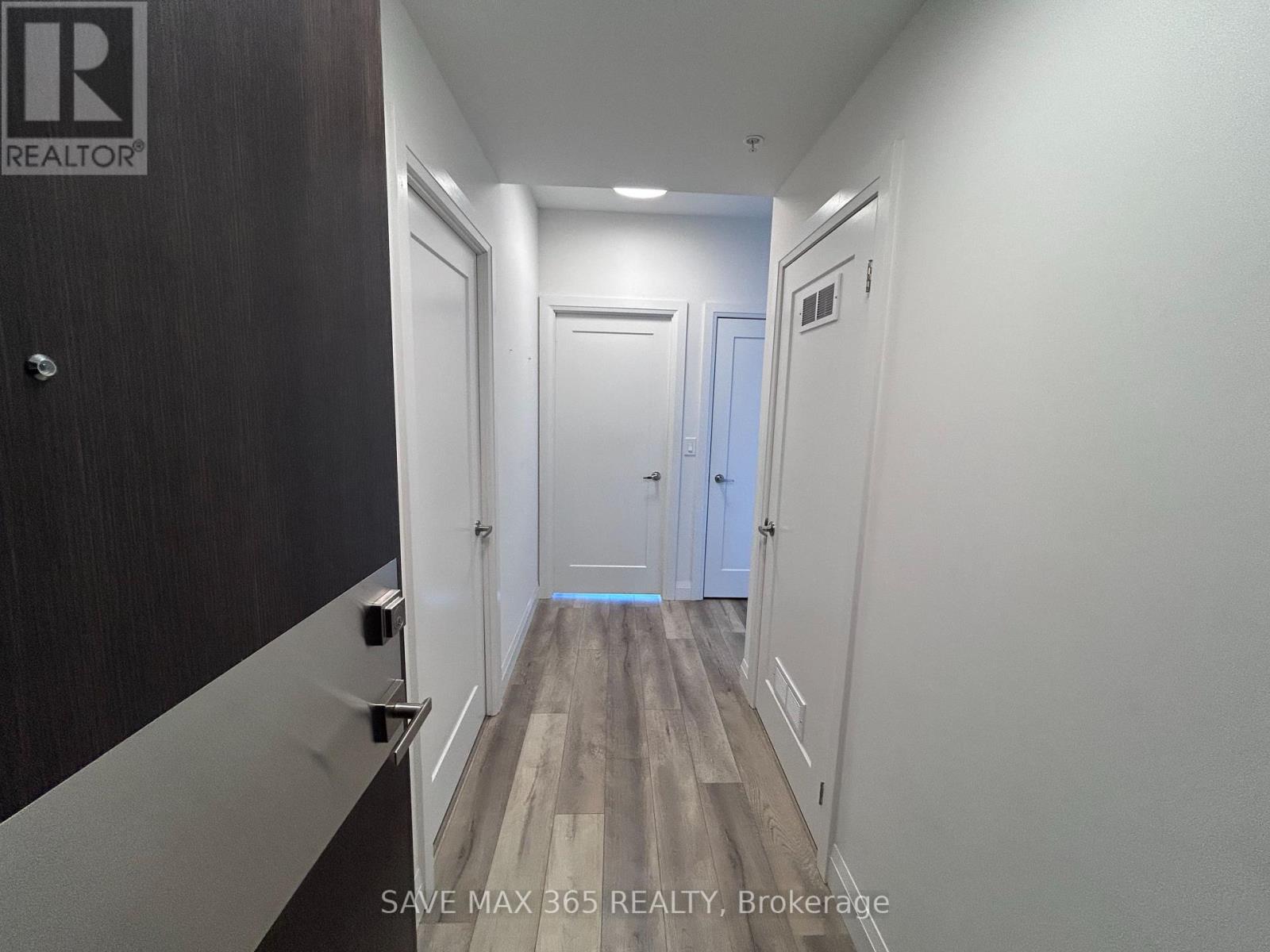 809 - 500 Brock Avenue, Burlington, Ontario  L7S 0A5 - Photo 1 - W12769096