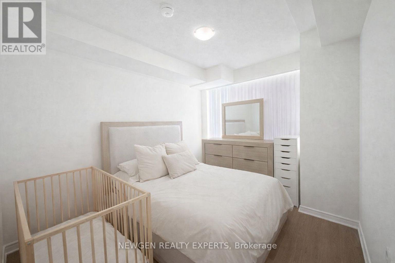 2110 - 349 Rathburn Road W, Mississauga, Ontario  L5B 0G9 - Photo 4 - W12784480