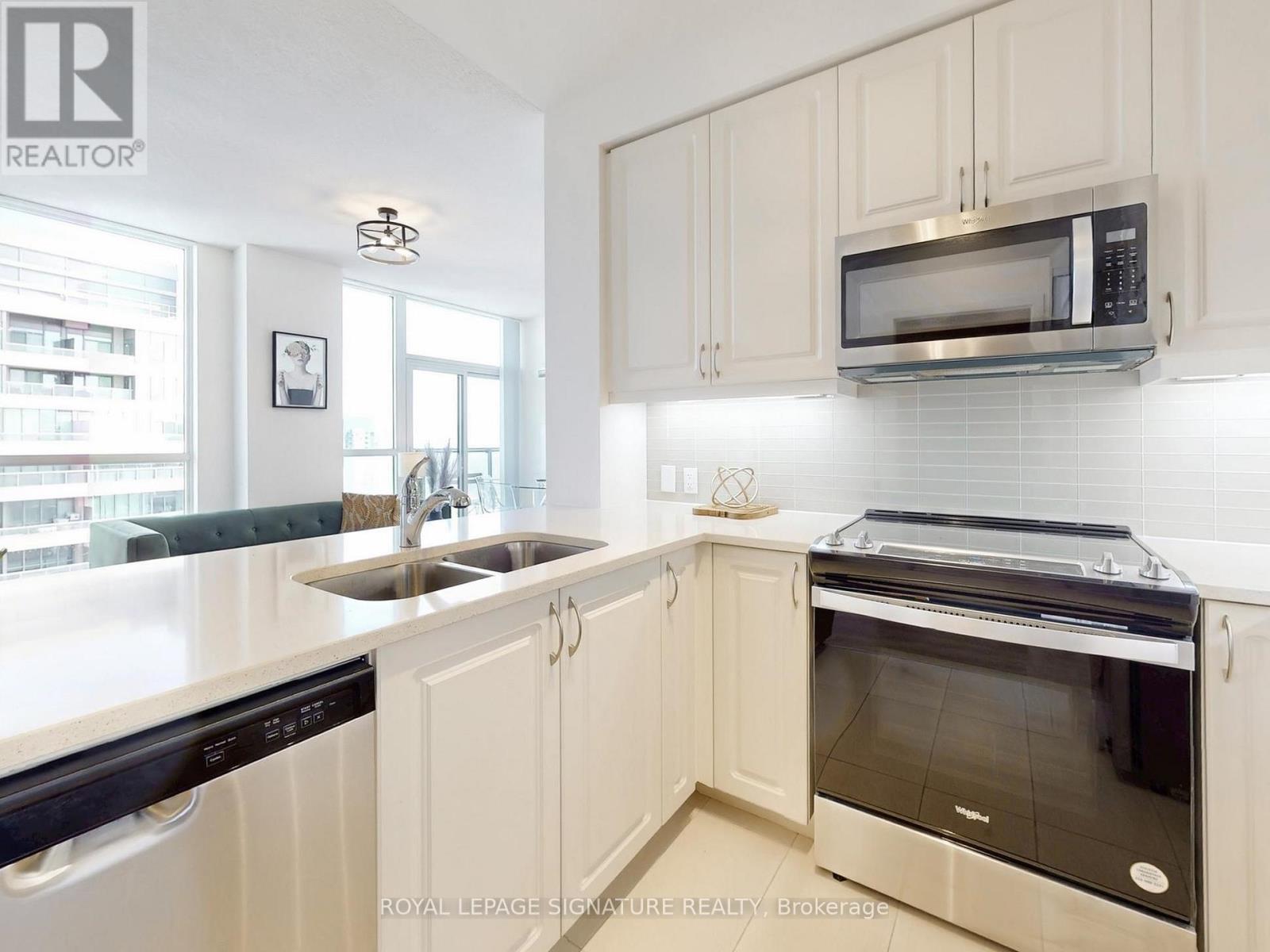 3206 - 4955 Yonge Street, Toronto, Ontario  M2N 0L8 - Photo 16 - C12838030