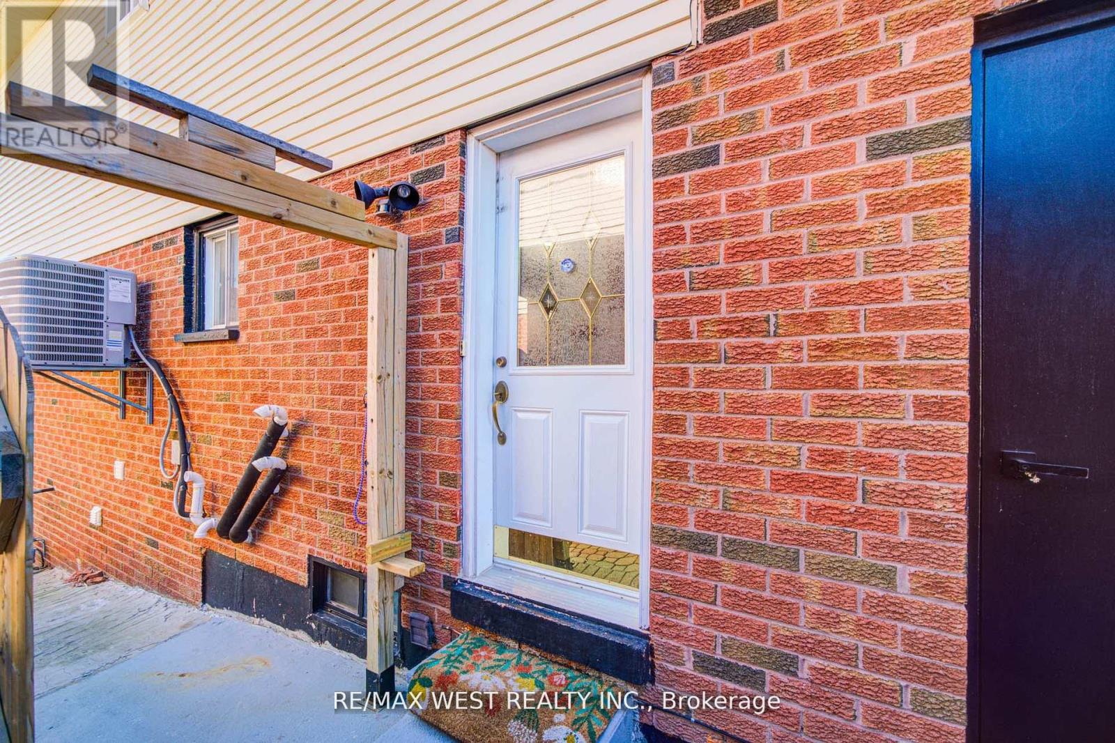 1648 Pepperwood Gate, Pickering (Brock Ridge), Ontario  L1X 2K3 - Photo 22 - E12837994