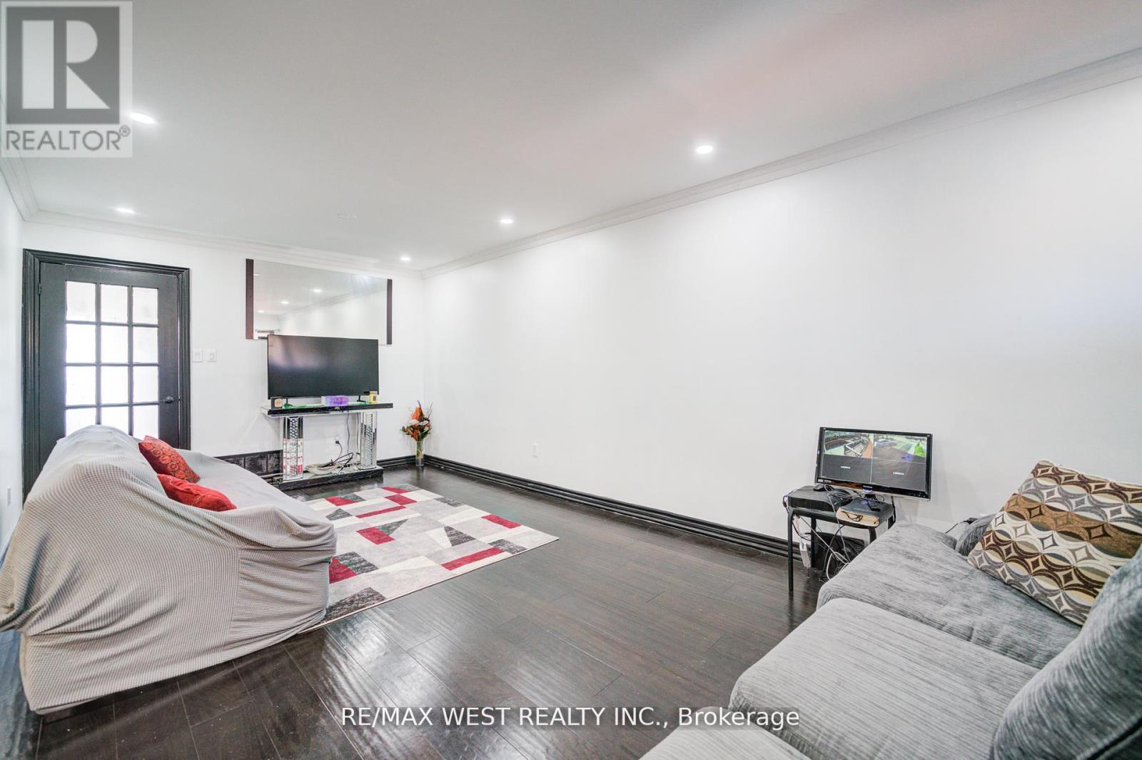 1648 Pepperwood Gate, Pickering (Brock Ridge), Ontario  L1X 2K3 - Photo 5 - E12837994