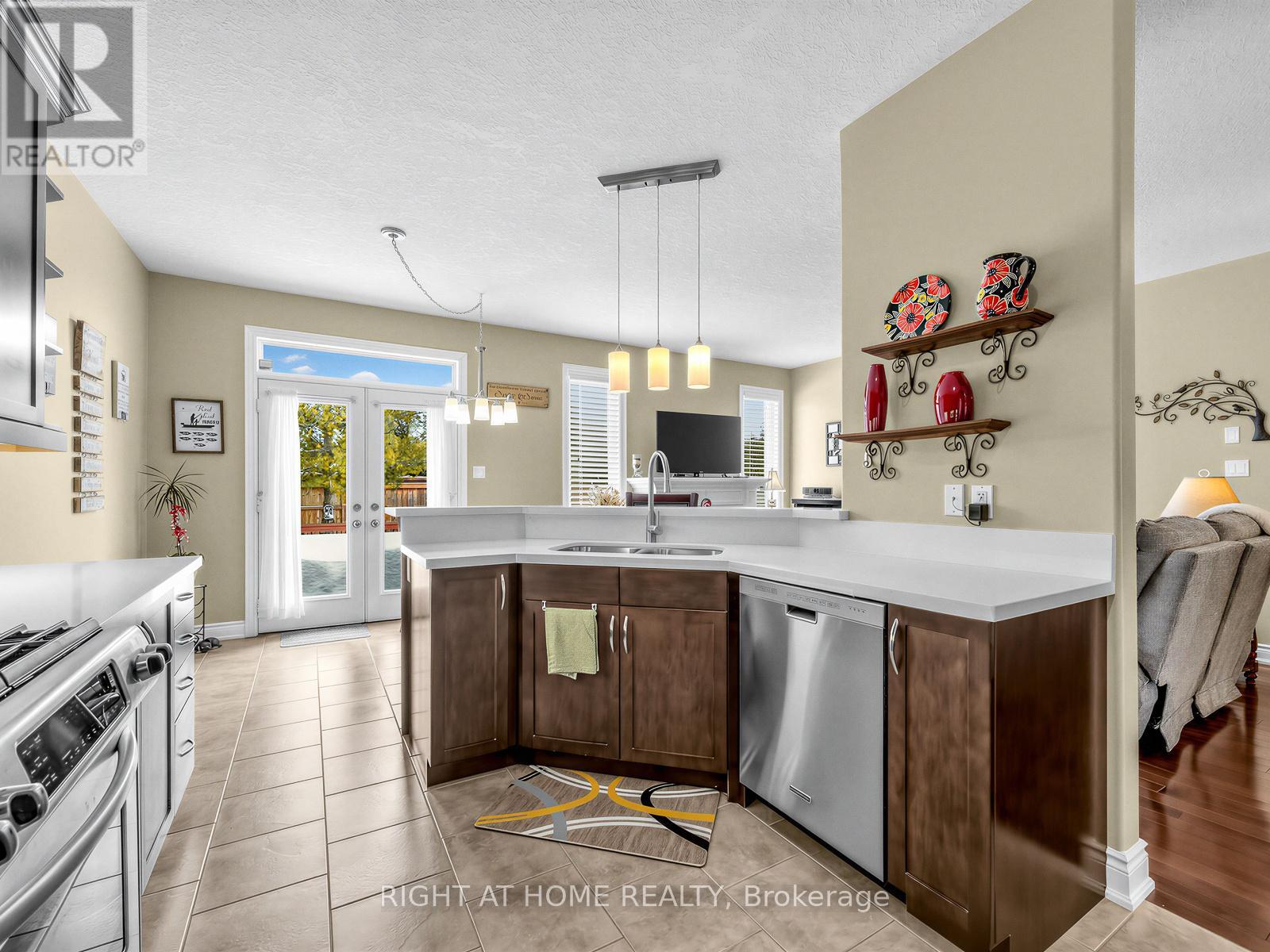 826 Booth Avenue, Innisfil, Ontario  L9S 0A7 - Photo 12 - N12837926