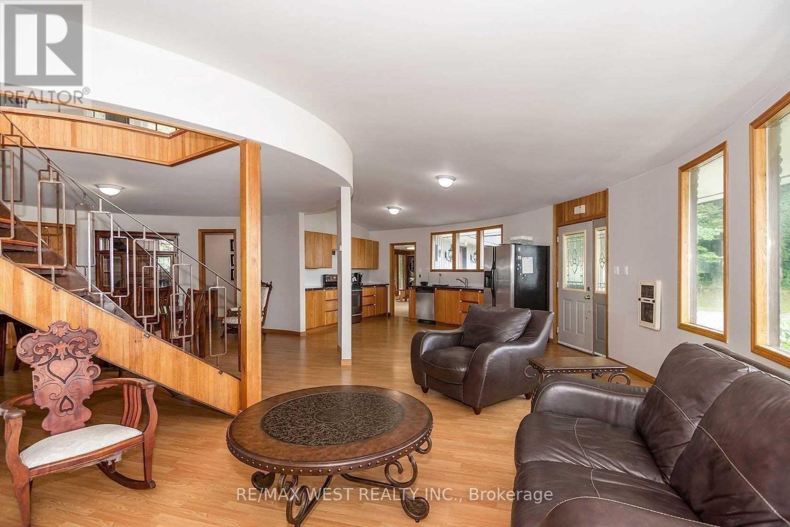 1065 Concession 8 Road, Adjala-Tosorontio, Ontario  L0G 1W0 - Photo 4 - N12837966