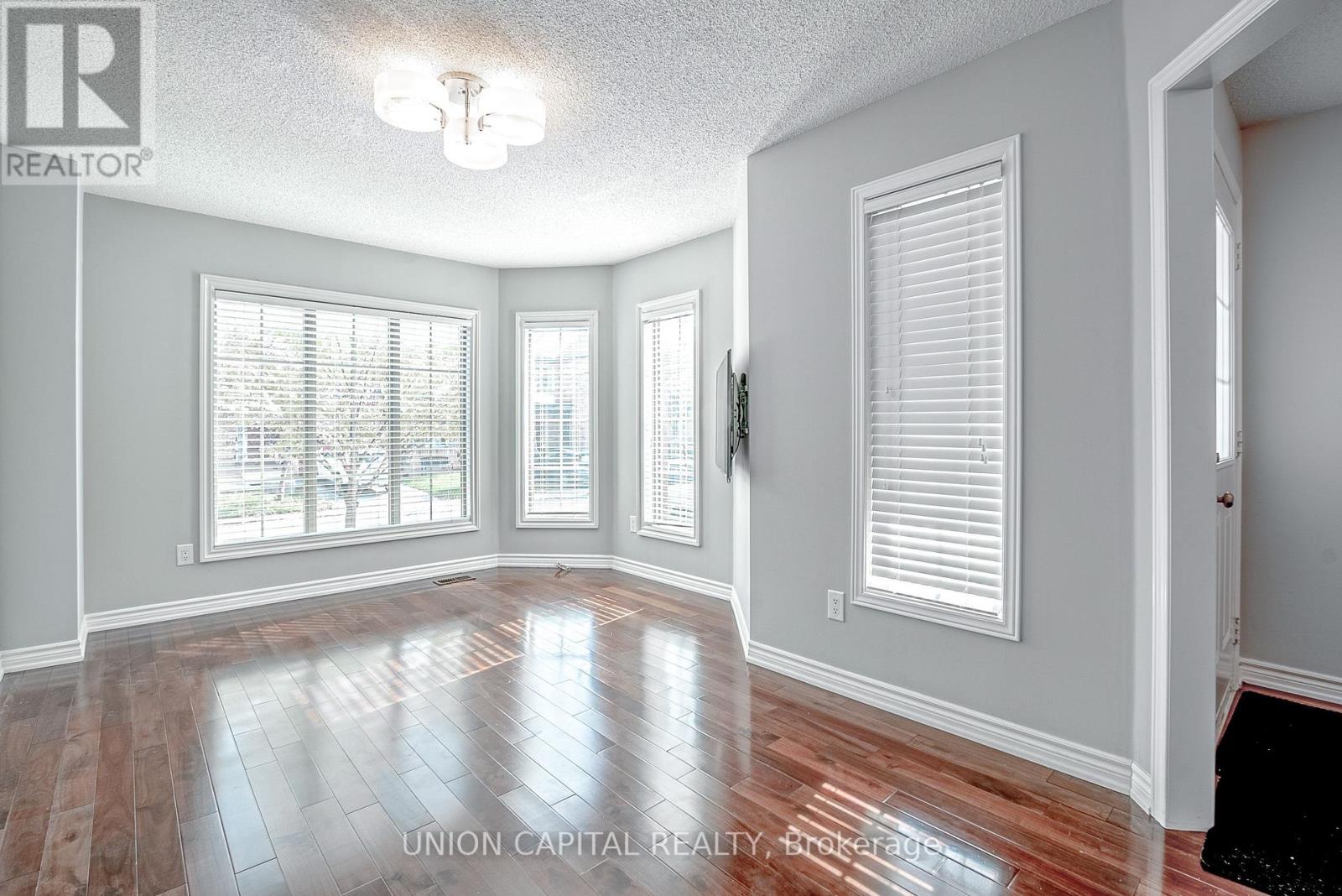 88 - 123 Pinedale Gate, Vaughan, Ontario  L4L 8X3 - Photo 3 - N12837990