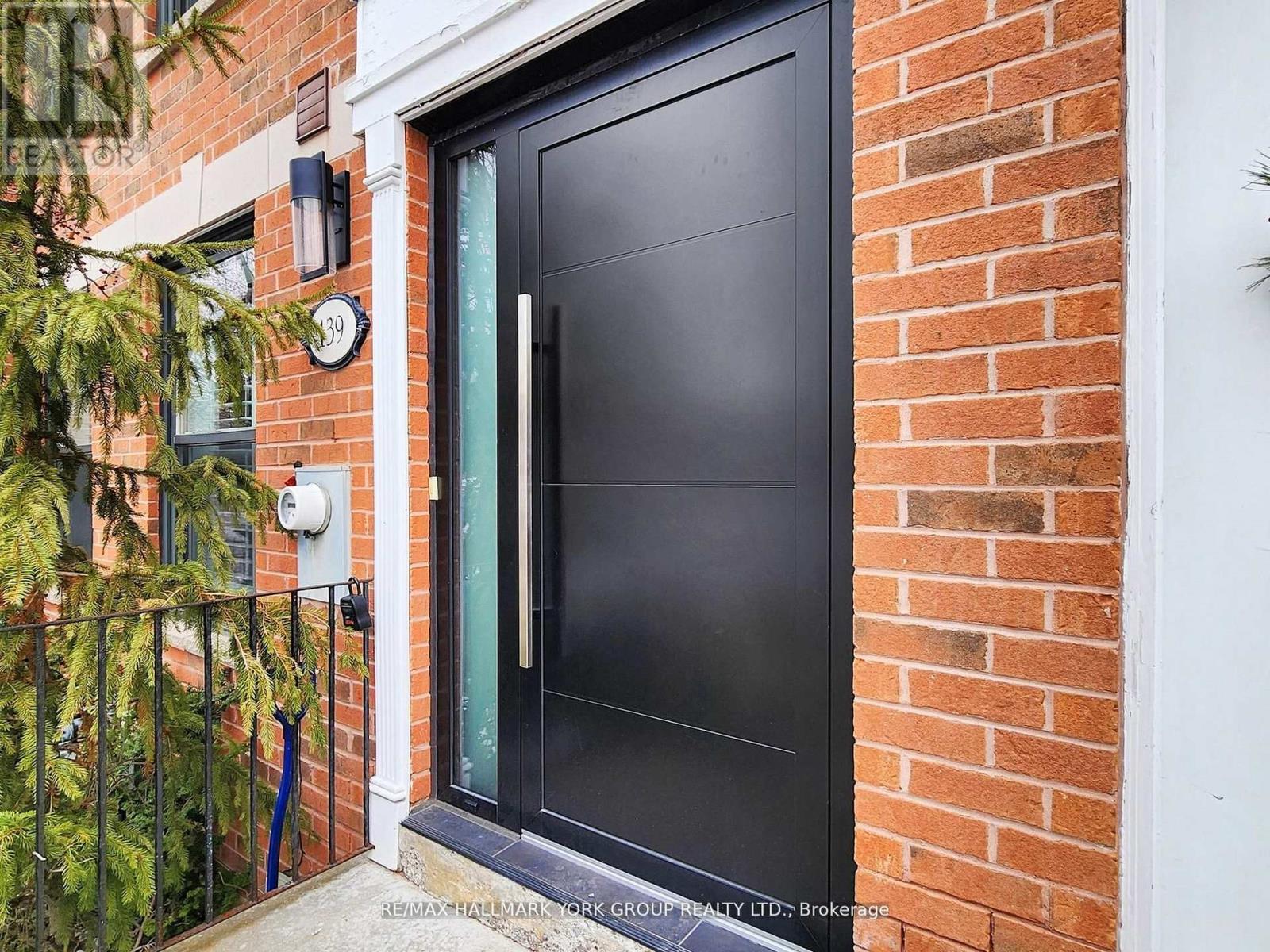 139 John West Way, Aurora, Ontario  L4G 7E3 - Photo 5 - N12838046