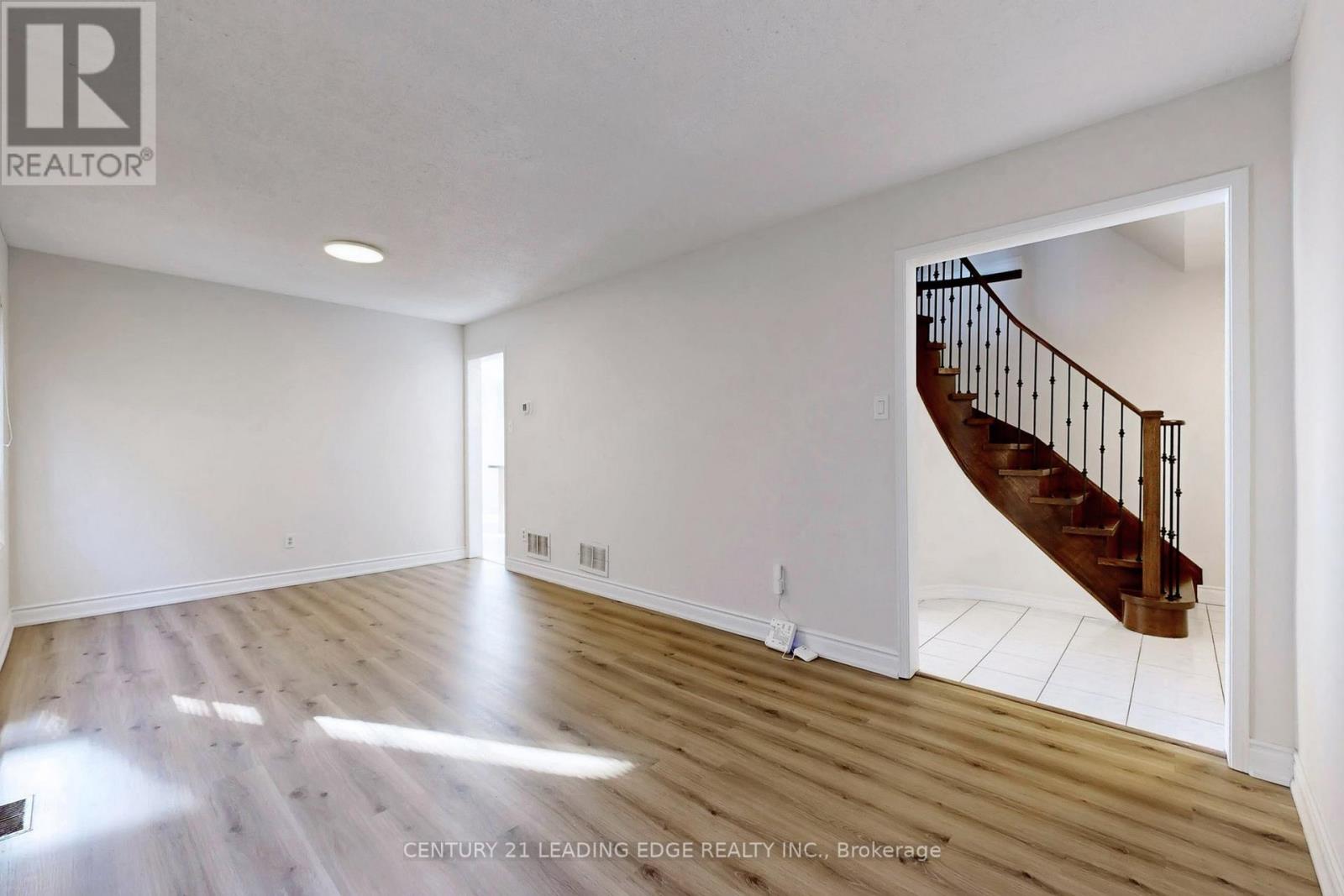 Main Floor - 107 Joycedale Street, Markham, Ontario  L3S 3J2 - Photo 5 - N12838092