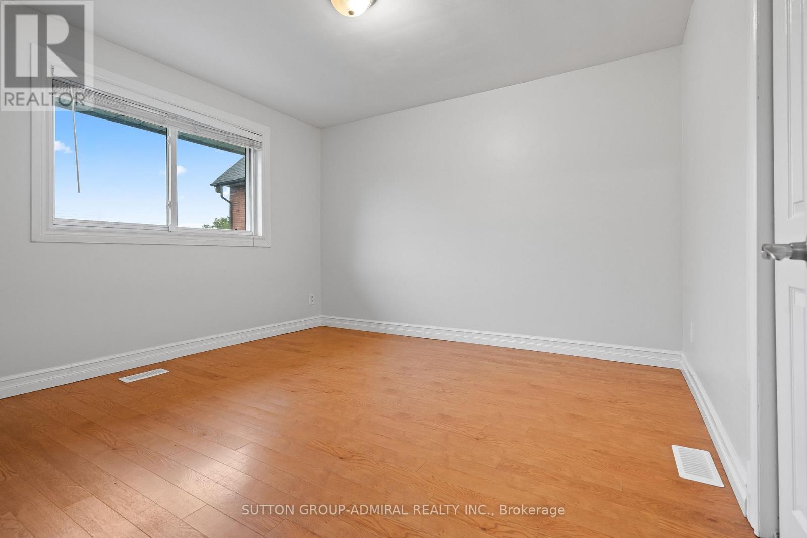 110 Cumberland Street, Barrie, Ontario  L4N 2P7 - Photo 12 - S12837996