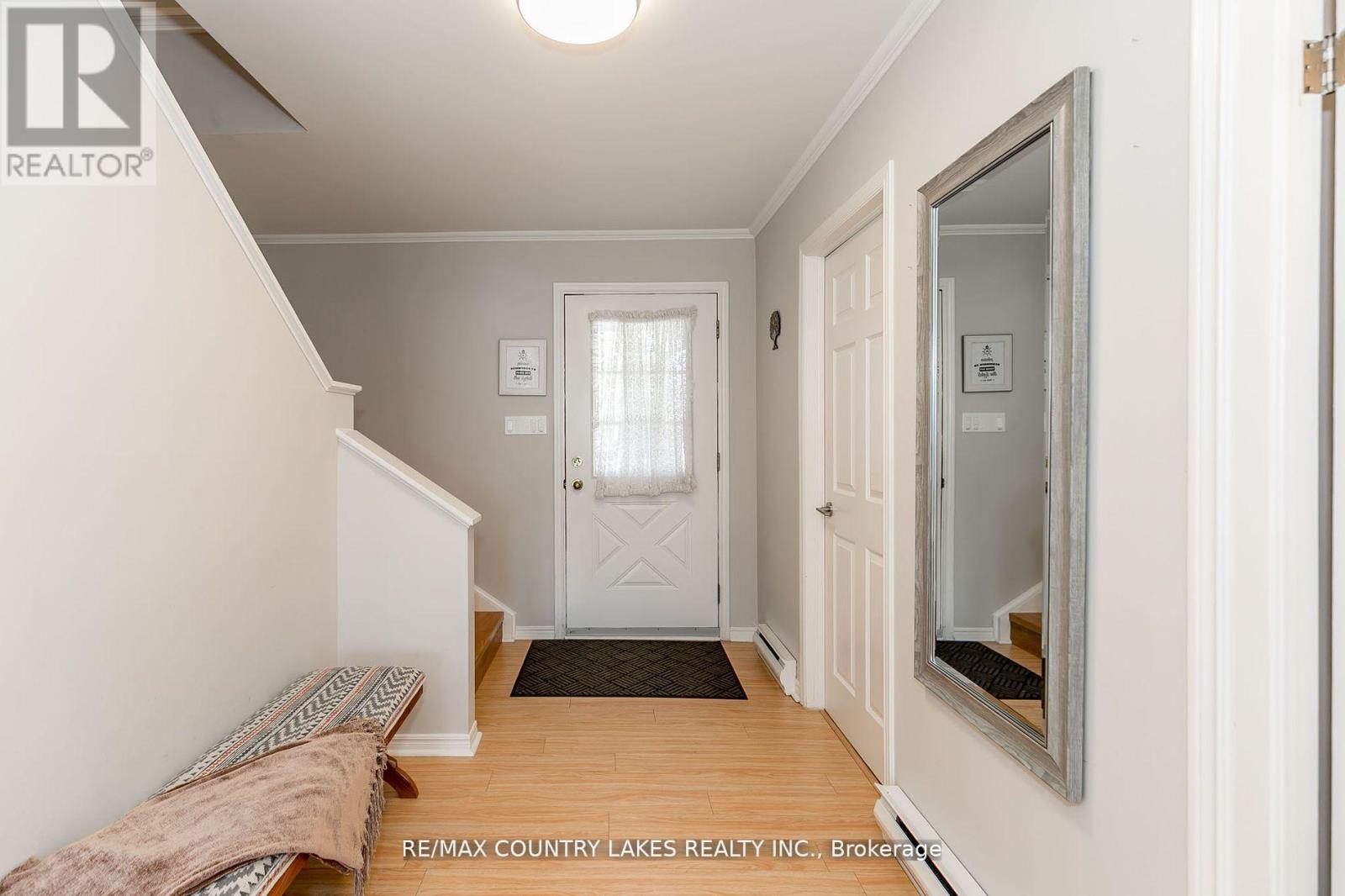 47 Lake Avenue, Ramara, Ontario  L0K 1B0 - Photo 7 - S12838006