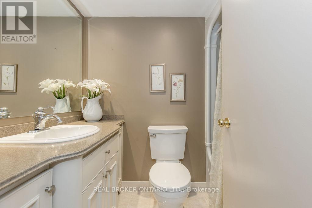 208 - 181 Collier Street, Barrie, Ontario  L4M 5L6 - Photo 34 - S12838090