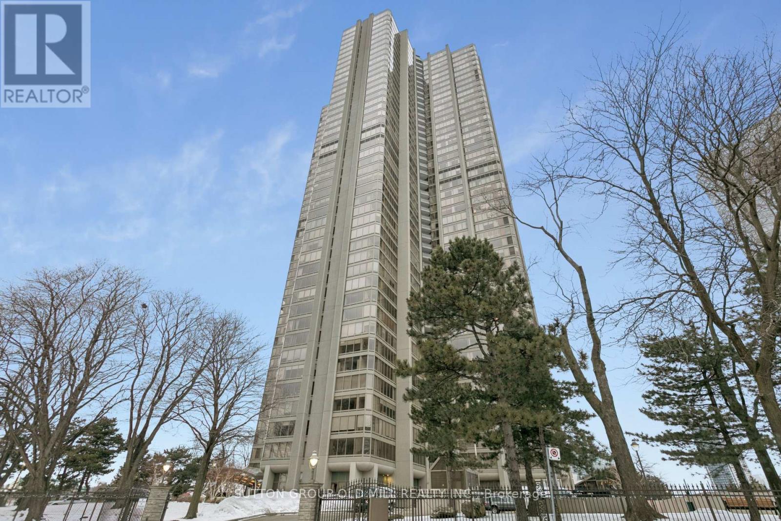 #406 - 2045 Lakeshore Boulevard W, Toronto, Ontario M8V 2Z6 - Photo 2 - W12837046