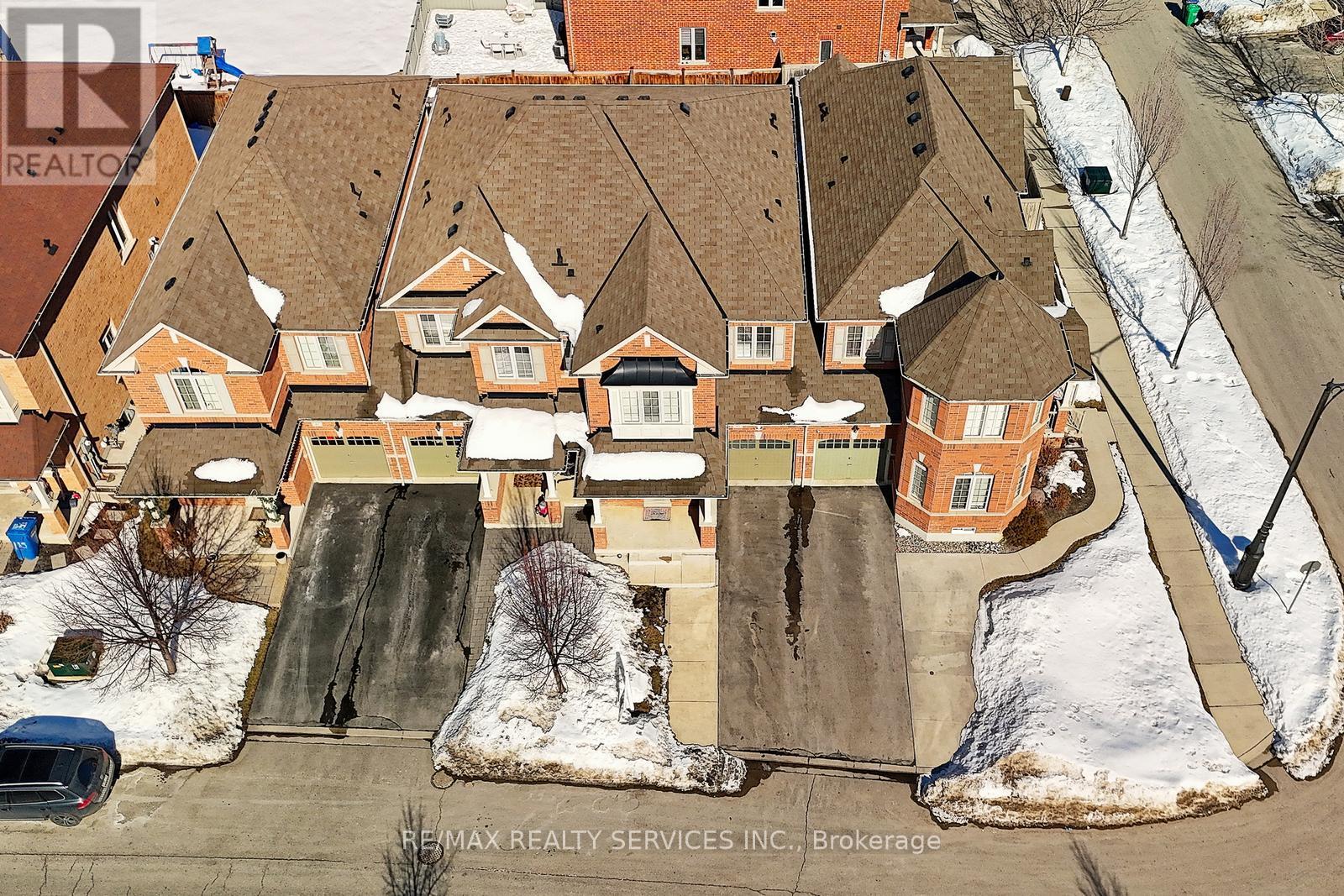 83 Kempenfelt Trail, Brampton, Ontario  L7A 0Z9 - Photo 3 - W12837964