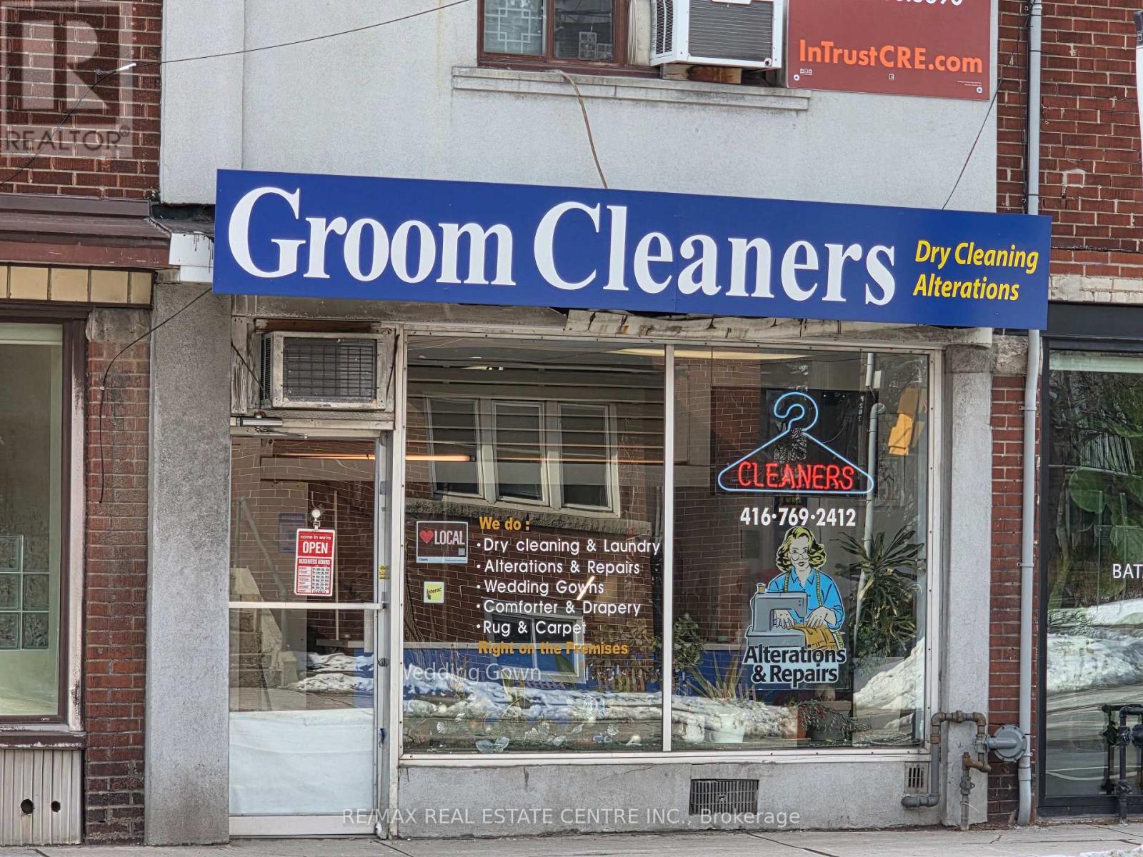 262 Jane Street, Toronto, Ontario  M6S 3Z2 - Photo 1 - W12837978