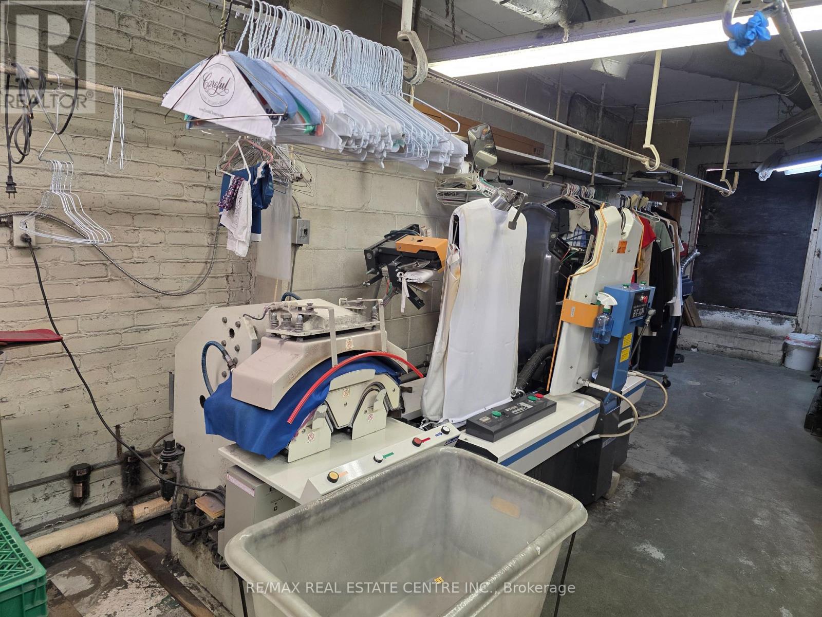 262 Jane Street, Toronto, Ontario  M6S 3Z2 - Photo 11 - W12837978