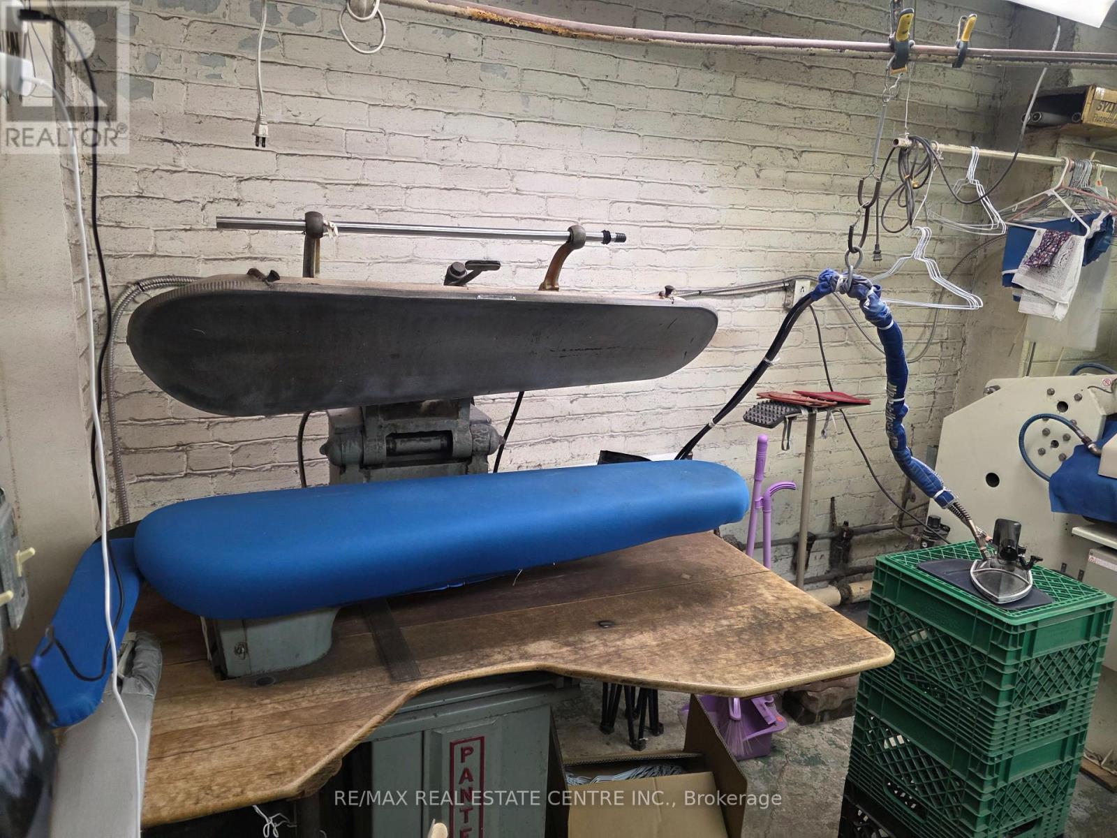 262 Jane Street, Toronto, Ontario  M6S 3Z2 - Photo 14 - W12837978