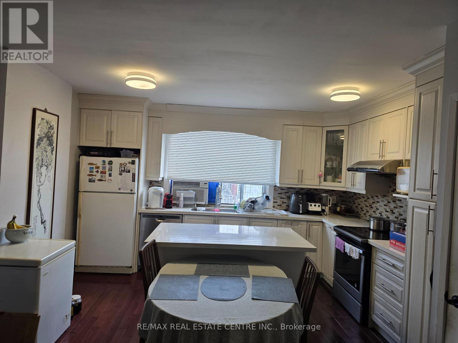 262 Jane Street, Toronto, Ontario  M6S 3Z2 - Photo 18 - W12837978