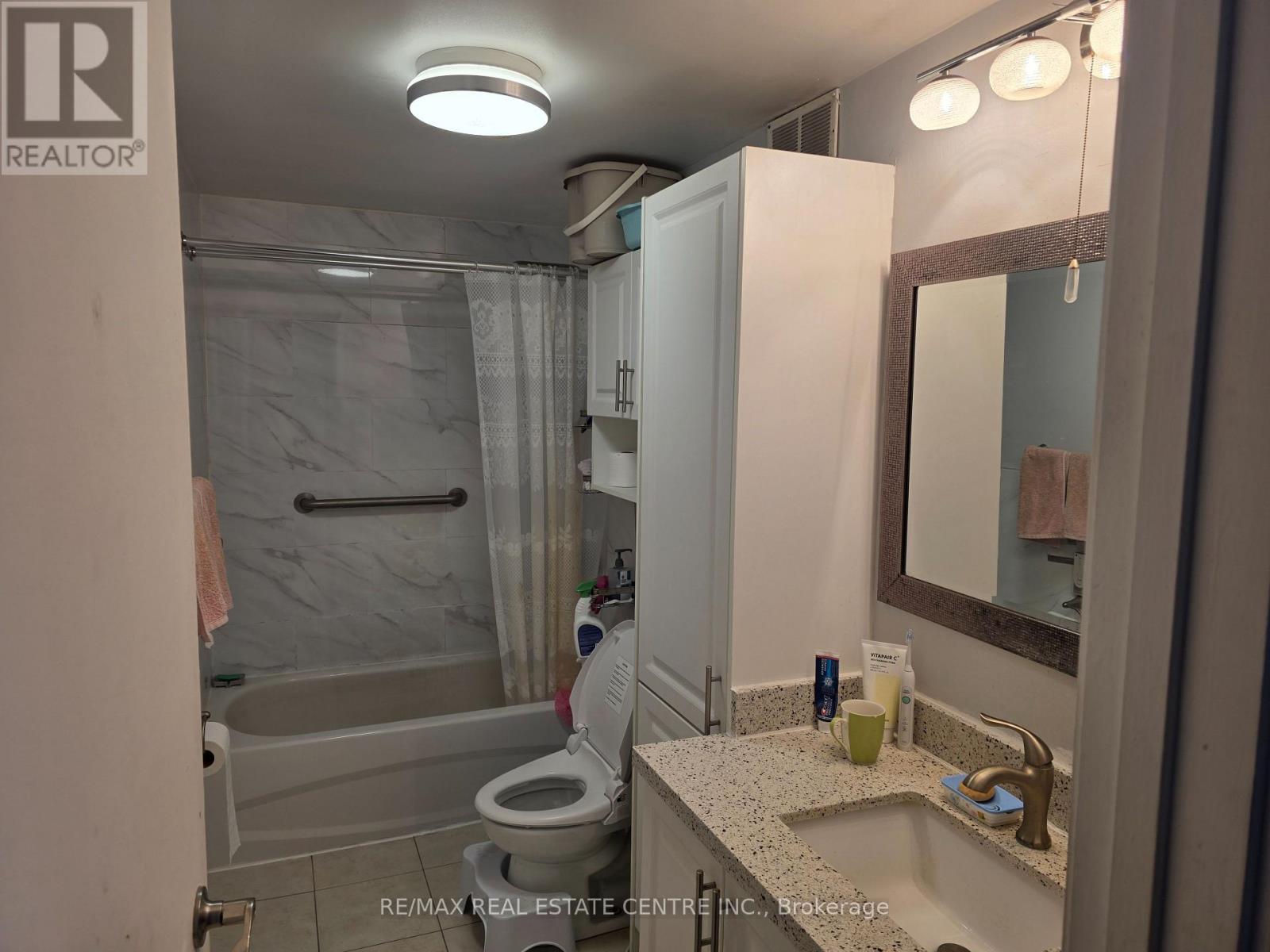 262 Jane Street, Toronto, Ontario  M6S 3Z2 - Photo 19 - W12837978