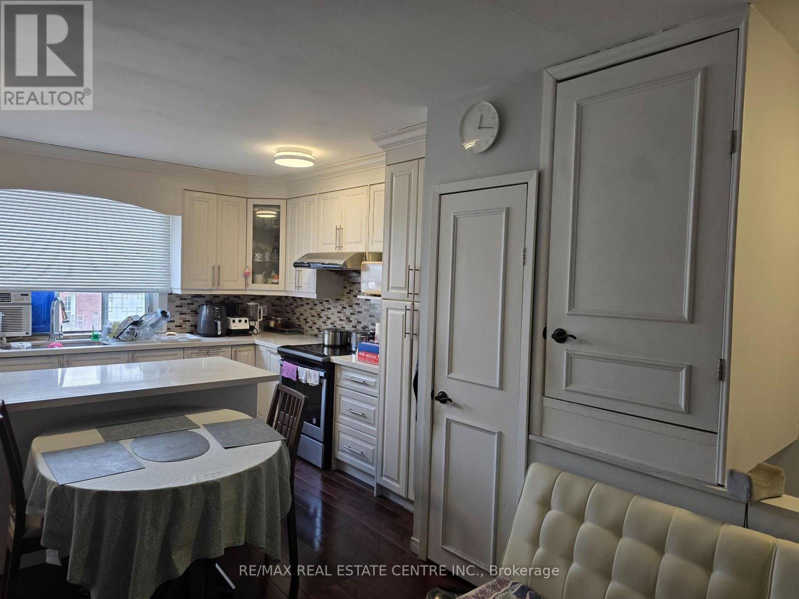 262 Jane Street, Toronto, Ontario  M6S 3Z2 - Photo 20 - W12837978