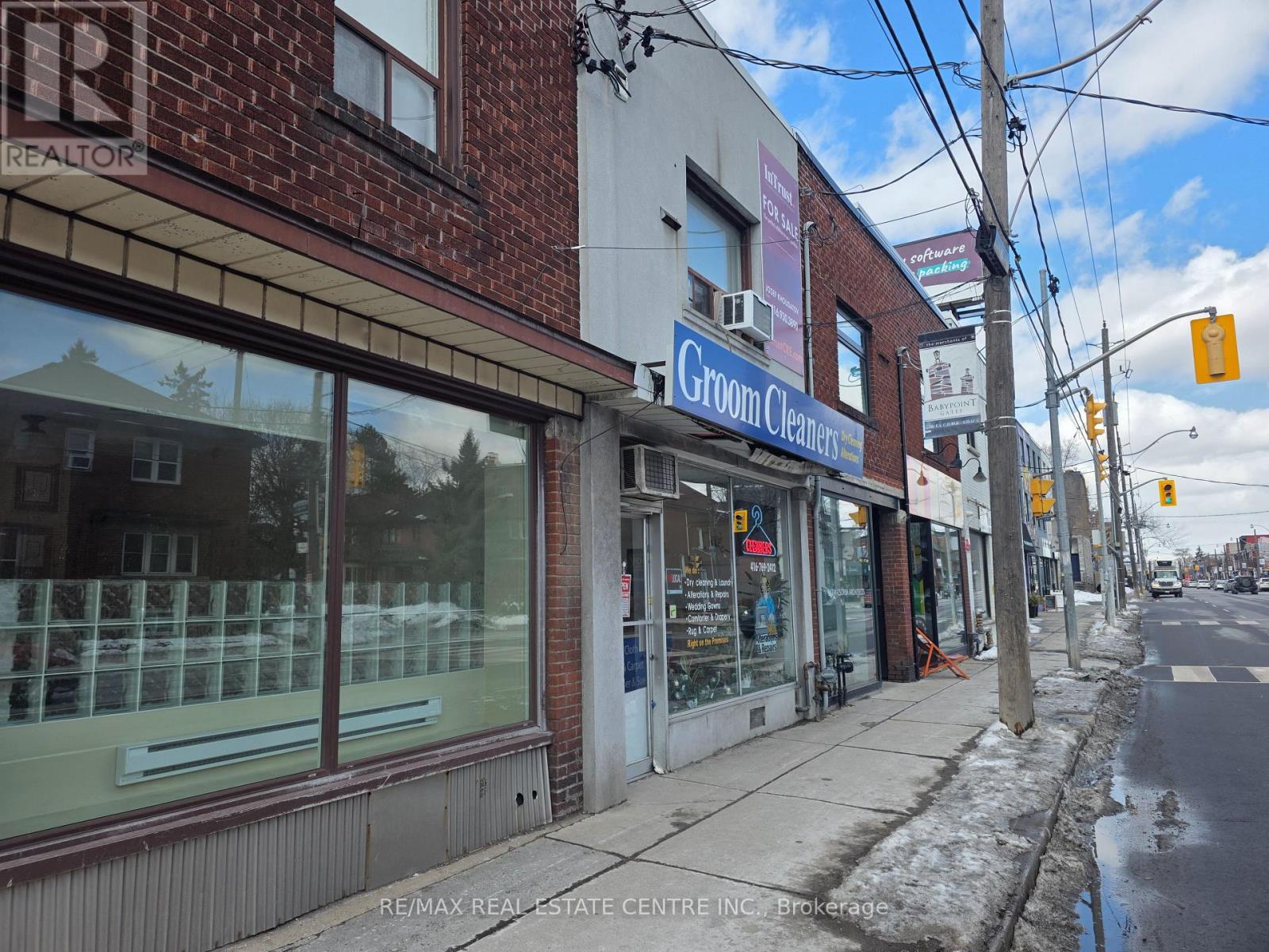 262 Jane Street, Toronto, Ontario  M6S 3Z2 - Photo 3 - W12837978