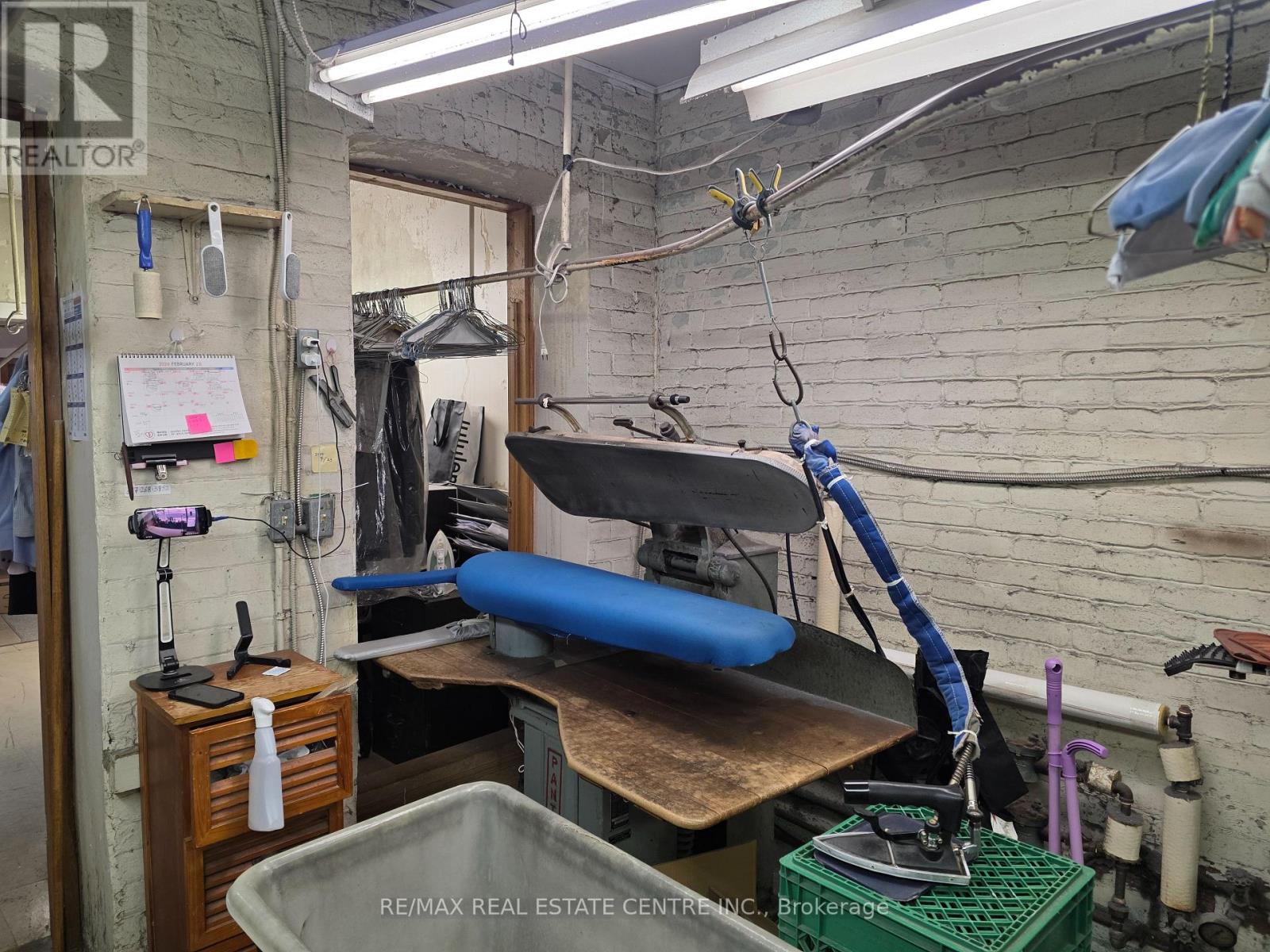 262 Jane Street, Toronto, Ontario  M6S 3Z2 - Photo 6 - W12837978