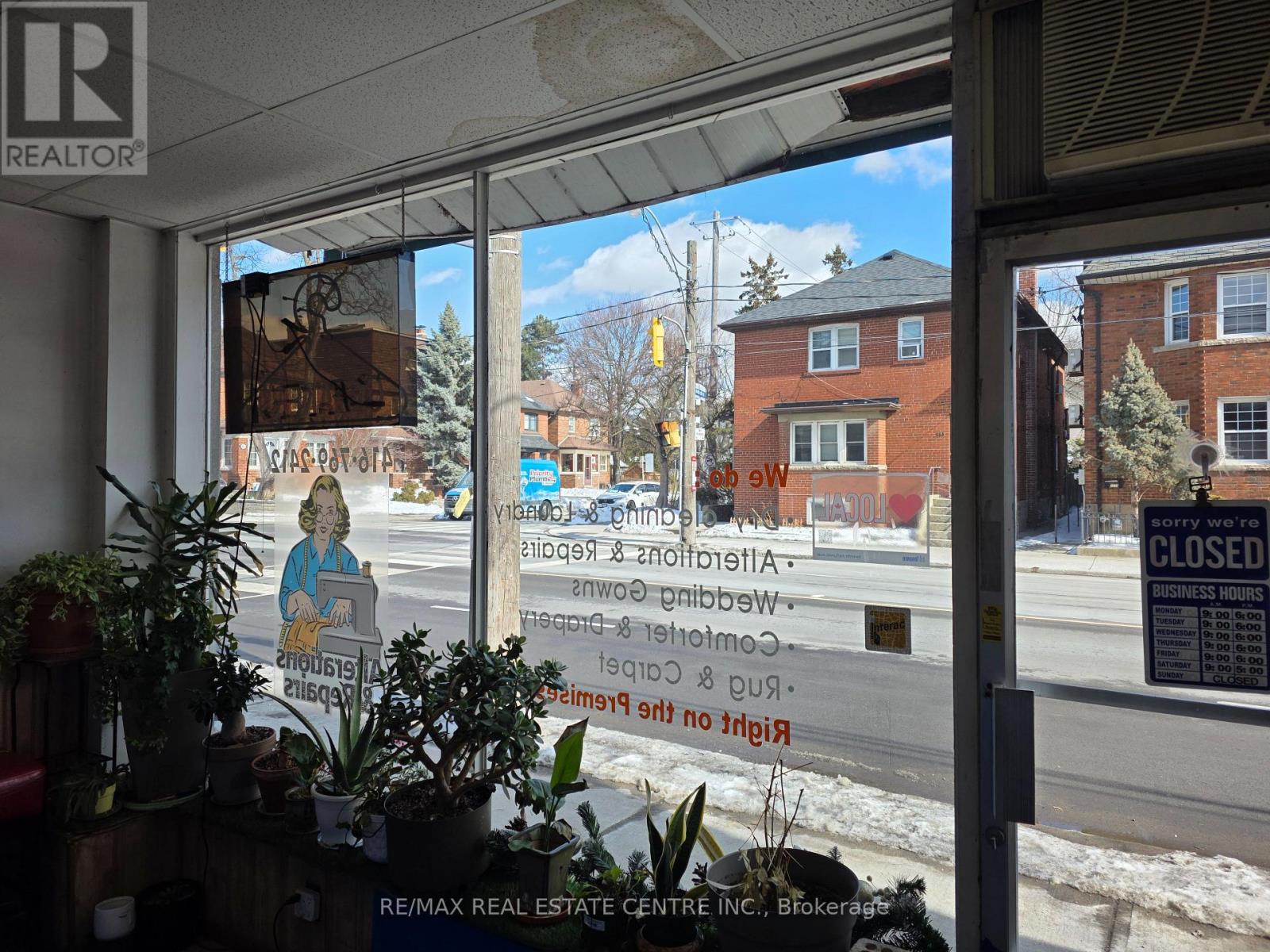 262 Jane Street, Toronto, Ontario  M6S 3Z2 - Photo 7 - W12837978