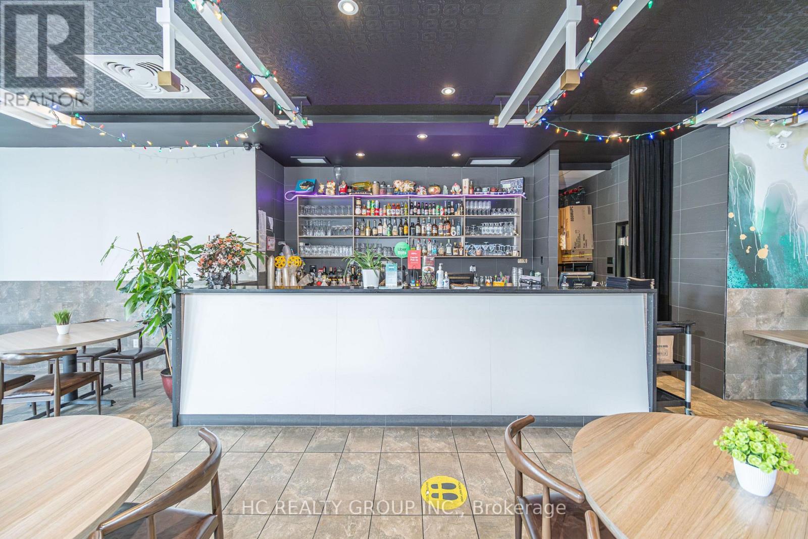 9 Queen Street E, Brampton, Ontario  L6W 2A7 - Photo 6 - W12837986