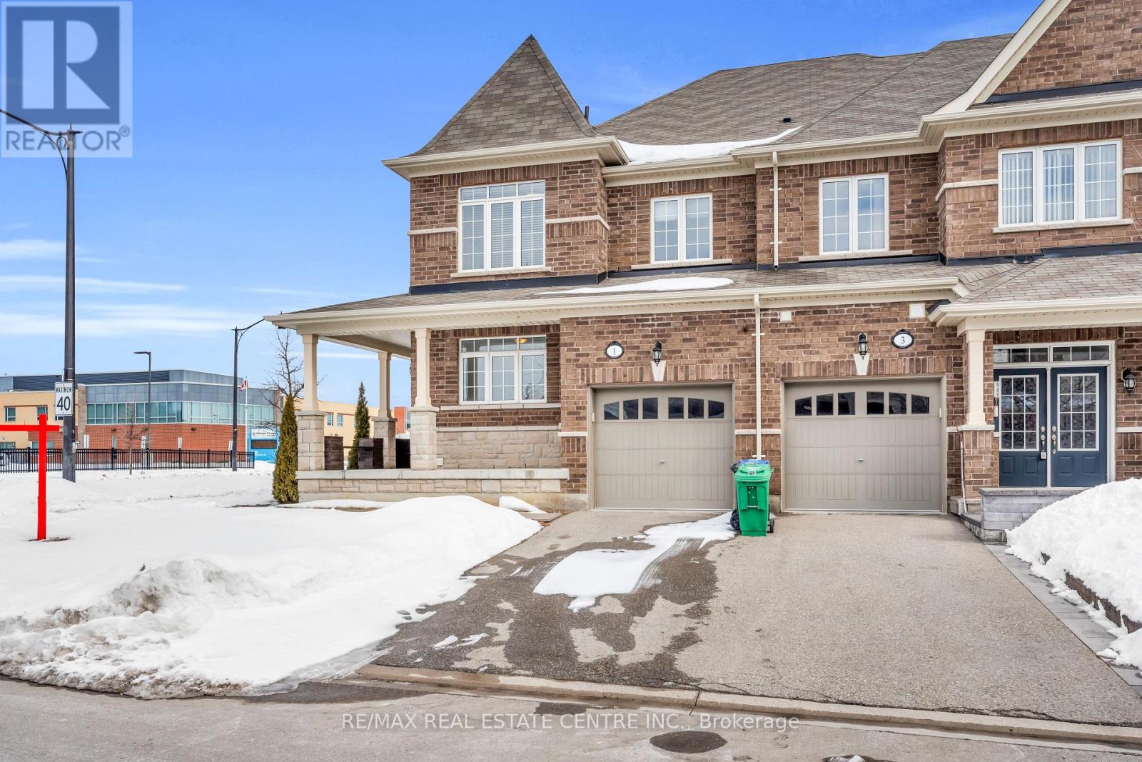 1 Perdita Road, Brampton, Ontario  L6Y 6B1 - Photo 2 - W12838058