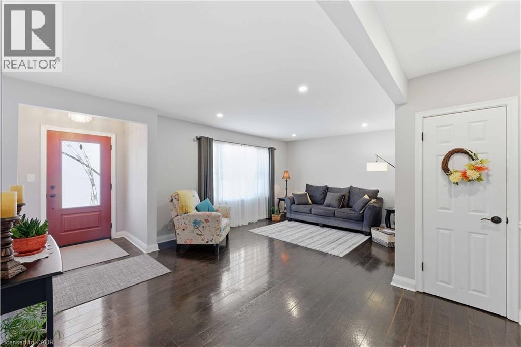 6122 Burdette Drive E, Niagara Falls, Ontario  L2E 5G7 - Photo 3 - 40809018