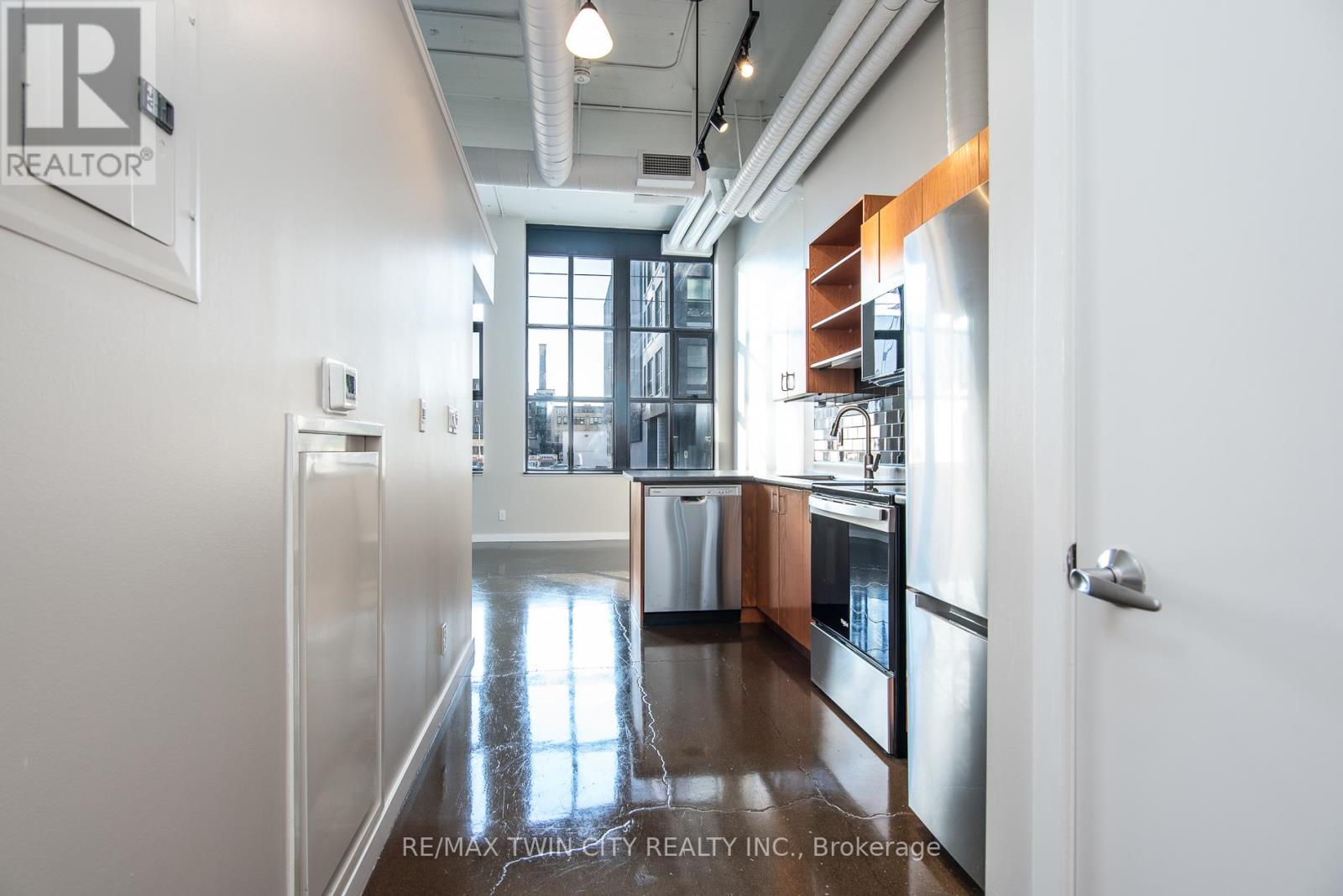 104 - 410 King Street W, Kitchener, Ontario  N2G 1C3 - Photo 10 - X12837934