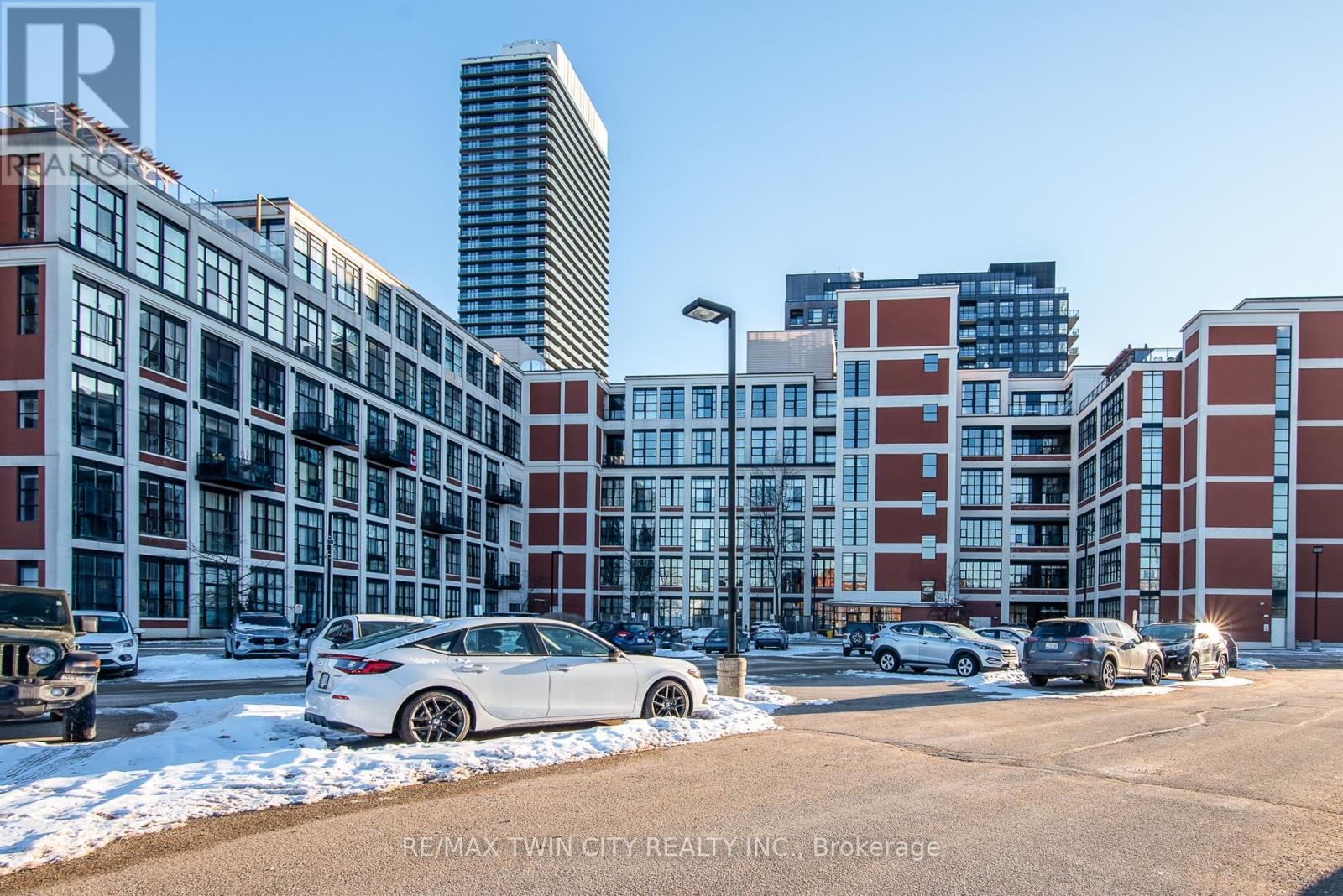 104 - 410 King Street W, Kitchener, Ontario  N2G 1C3 - Photo 4 - X12837934