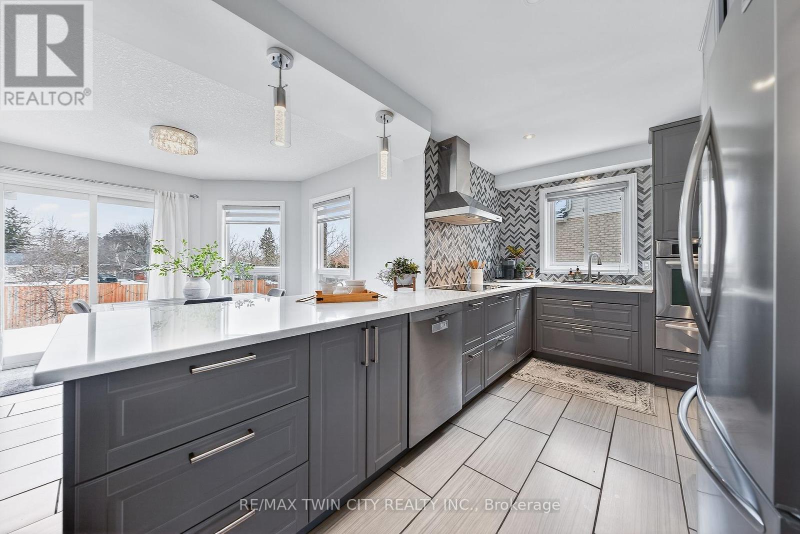 100 Hay Crescent, Cambridge, Ontario  N1P 1H7 - Photo 15 - X12837972