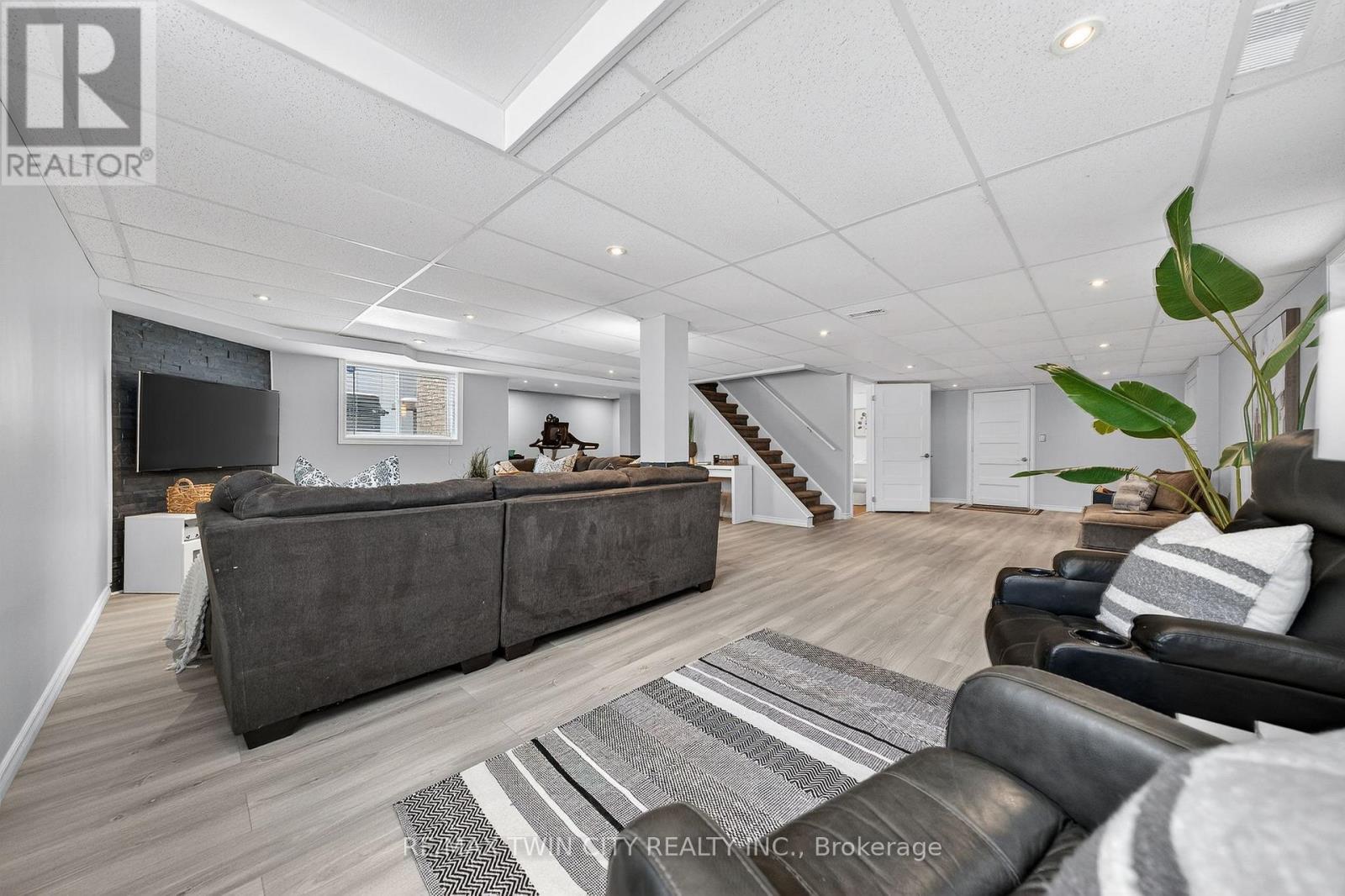 100 Hay Crescent, Cambridge, Ontario  N1P 1H7 - Photo 35 - X12837972