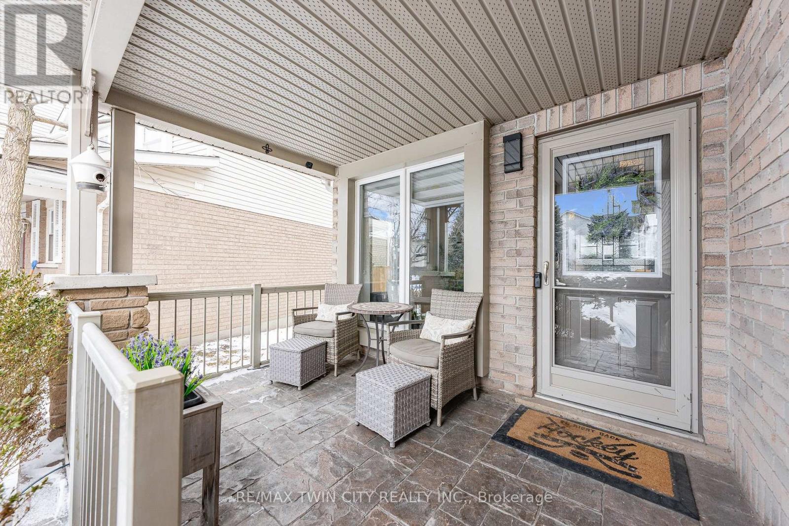 100 Hay Crescent, Cambridge, Ontario  N1P 1H7 - Photo 4 - X12837972