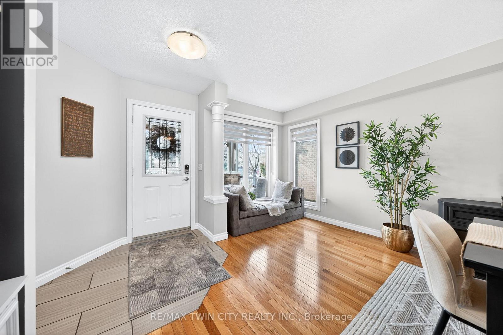 100 Hay Crescent, Cambridge, Ontario  N1P 1H7 - Photo 5 - X12837972