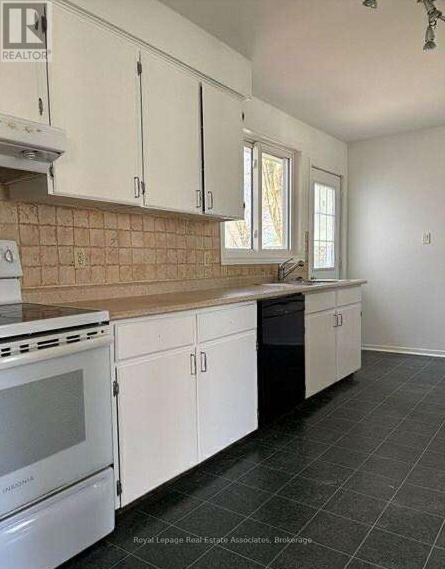 312 Pineview Gardens, Shelburne, Ontario  L9V 3A2 - Photo 10 - X12838038