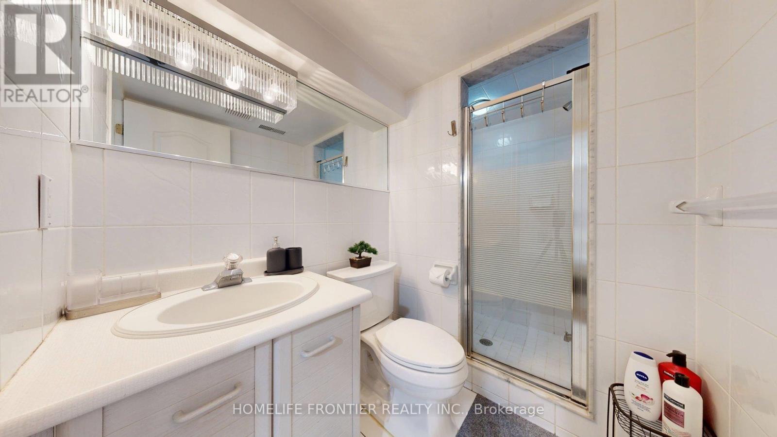 22a Avonlea Place, Richmond Hill, Ontario  L4B 3N8 - Photo 15 - N12836884