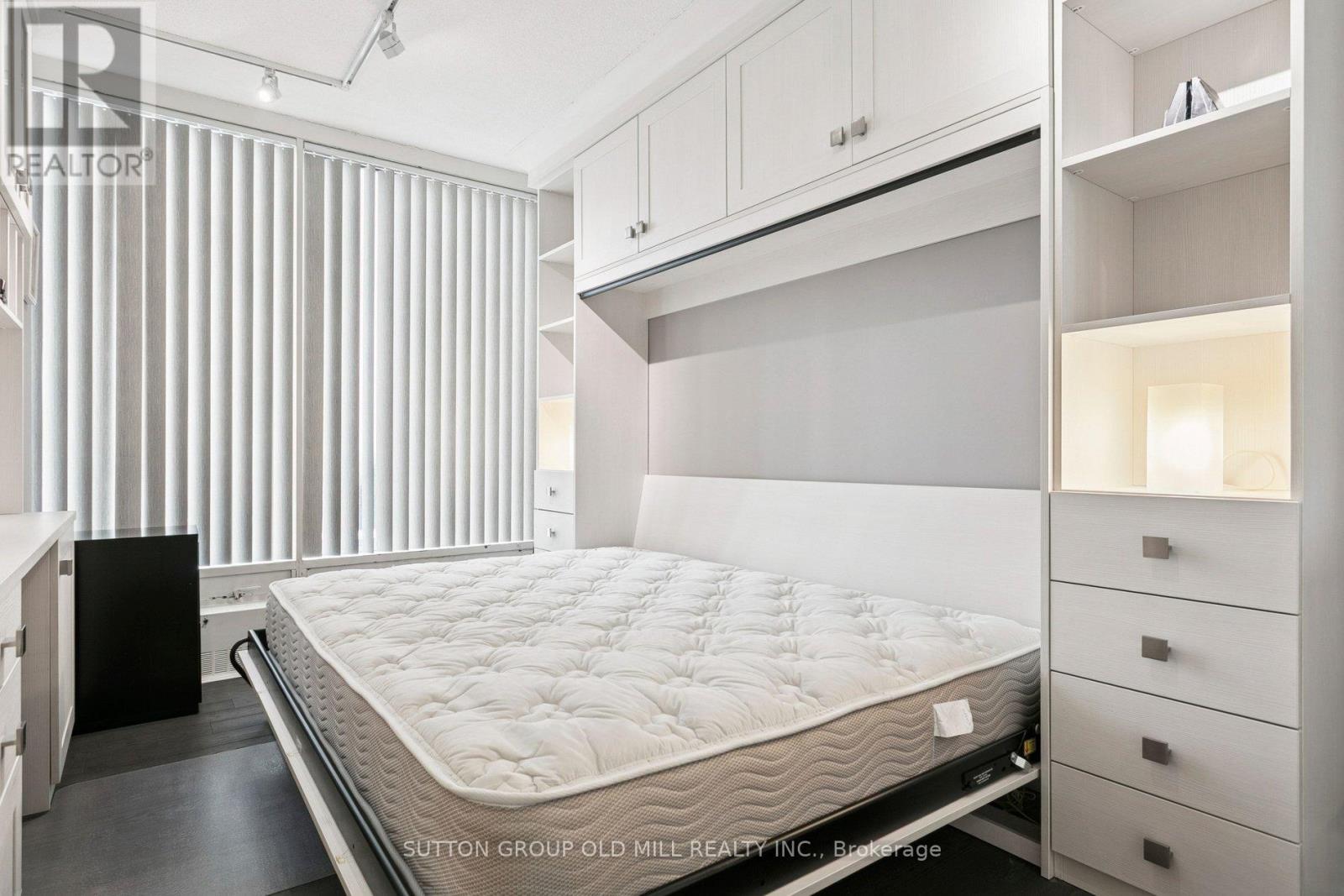 #406 - 2045 Lakeshore Boulevard W, Toronto, Ontario M8V 2Z6 - Photo 17 - W12837046