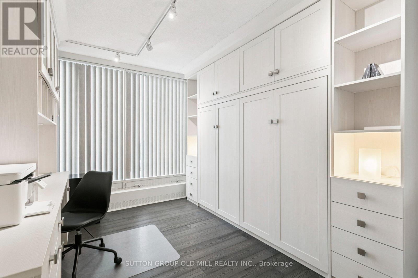 #406 - 2045 Lakeshore Boulevard W, Toronto, Ontario M8V 2Z6 - Photo 16 - W12837046