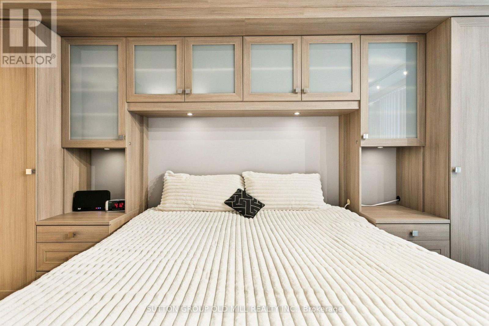 #406 - 2045 Lakeshore Boulevard W, Toronto, Ontario M8V 2Z6 - Photo 18 - W12837046