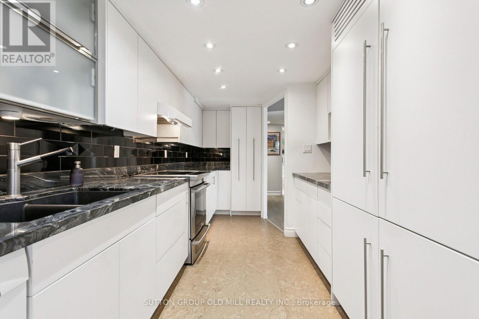 #406 - 2045 Lakeshore Boulevard W, Toronto, Ontario M8V 2Z6 - Photo 13 - W12837046