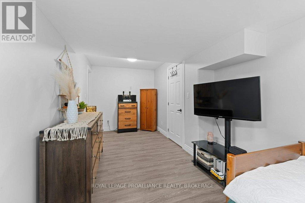 1075 Greenwood Park Drive, Kingston, Ontario K7K 7C8 - Photo 37 - X12838198