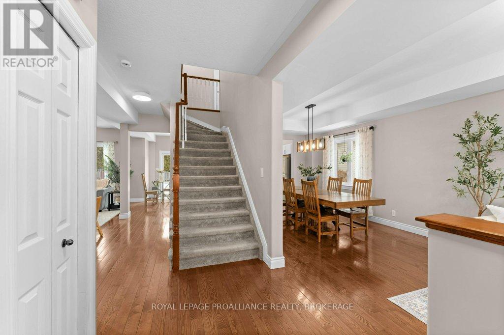 1075 Greenwood Park Drive, Kingston, Ontario K7K 7C8 - Photo 4 - X12838198