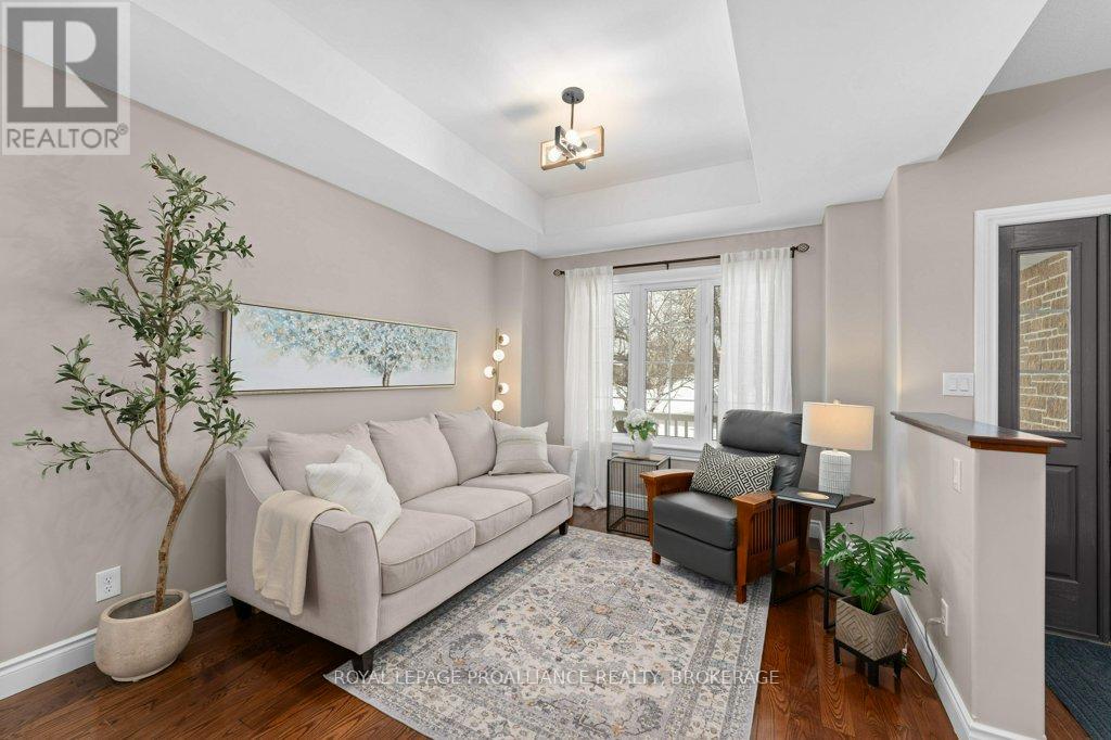 1075 Greenwood Park Drive, Kingston, Ontario K7K 7C8 - Photo 5 - X12838198